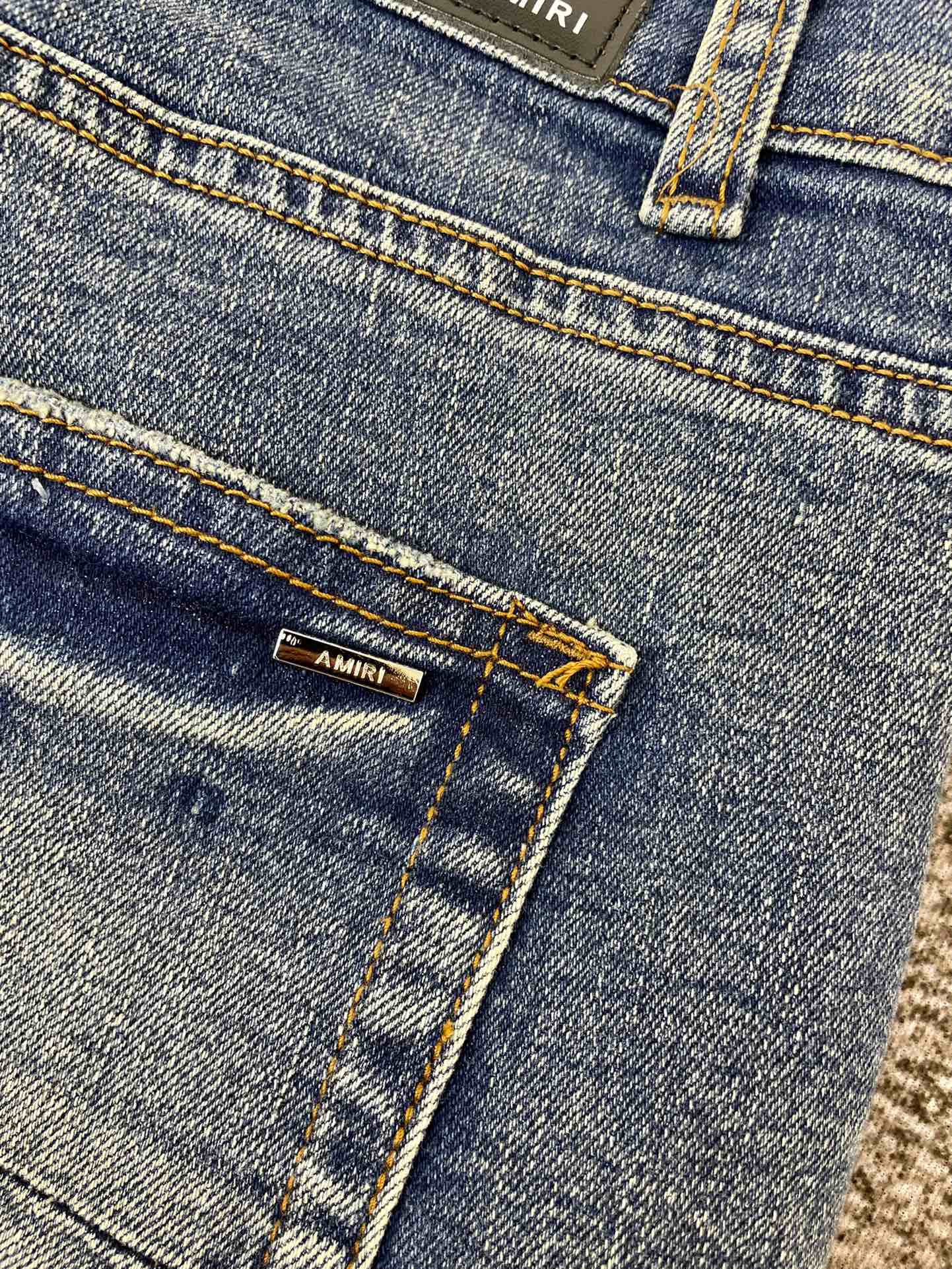 AMIRI JEANS
