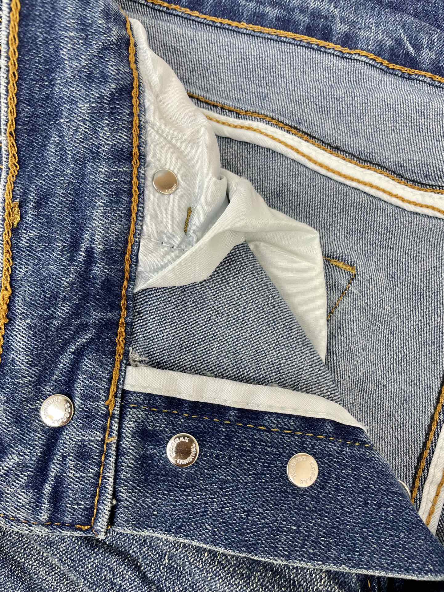 AMIRI JEANS