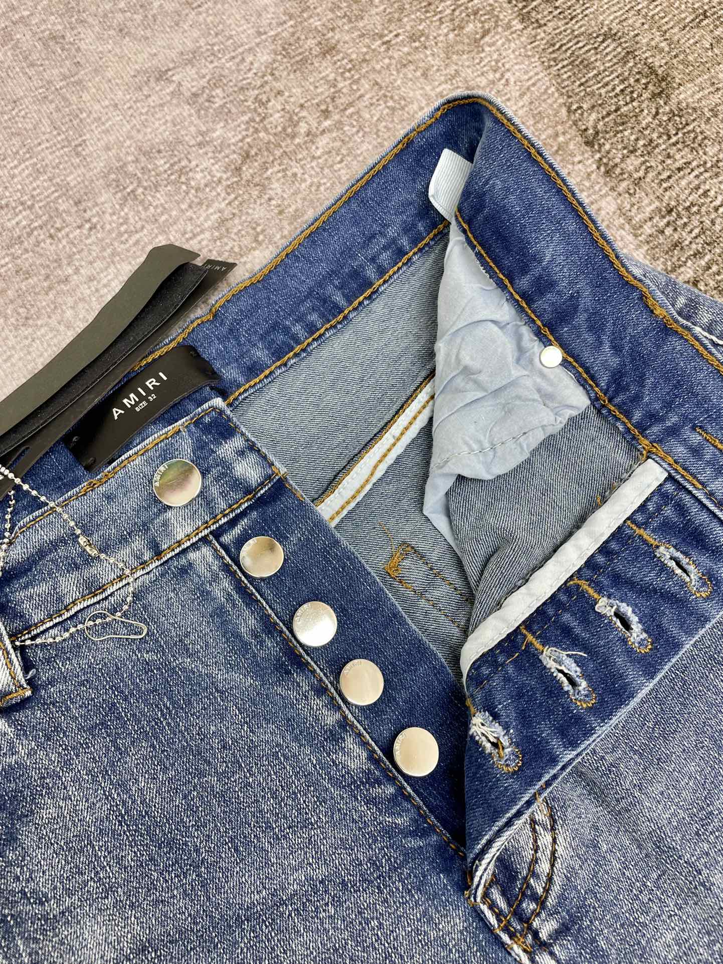 AMIRI JEANS