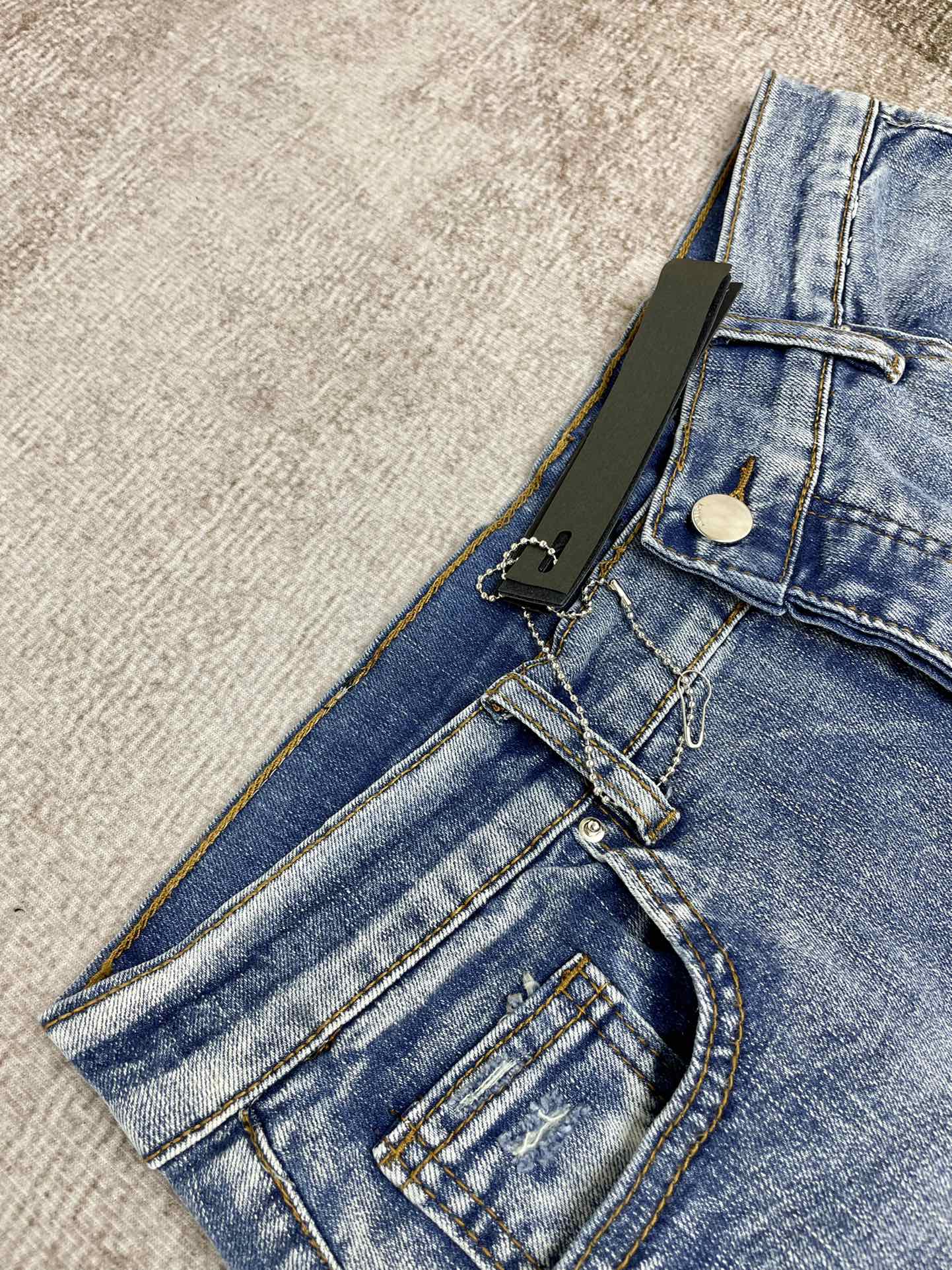 AMIRI JEANS