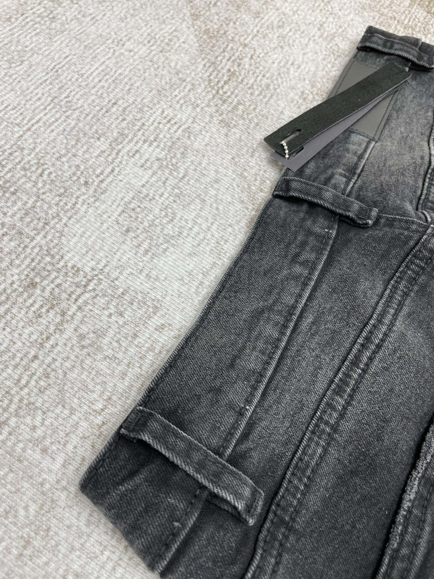 AMIRI JEANS