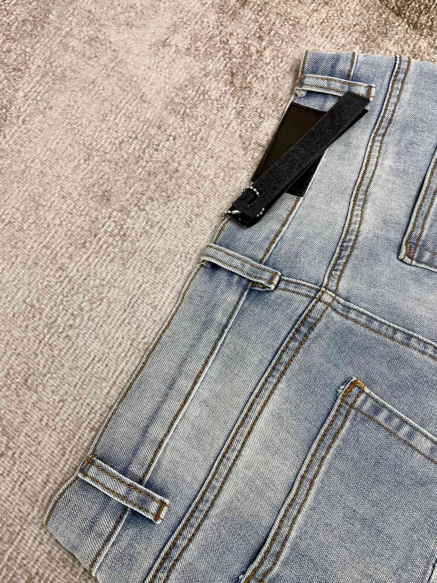 AMIRI JEANS