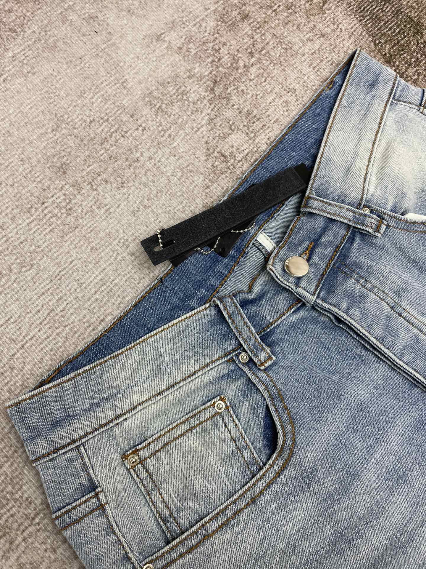 AMIRI JEANS