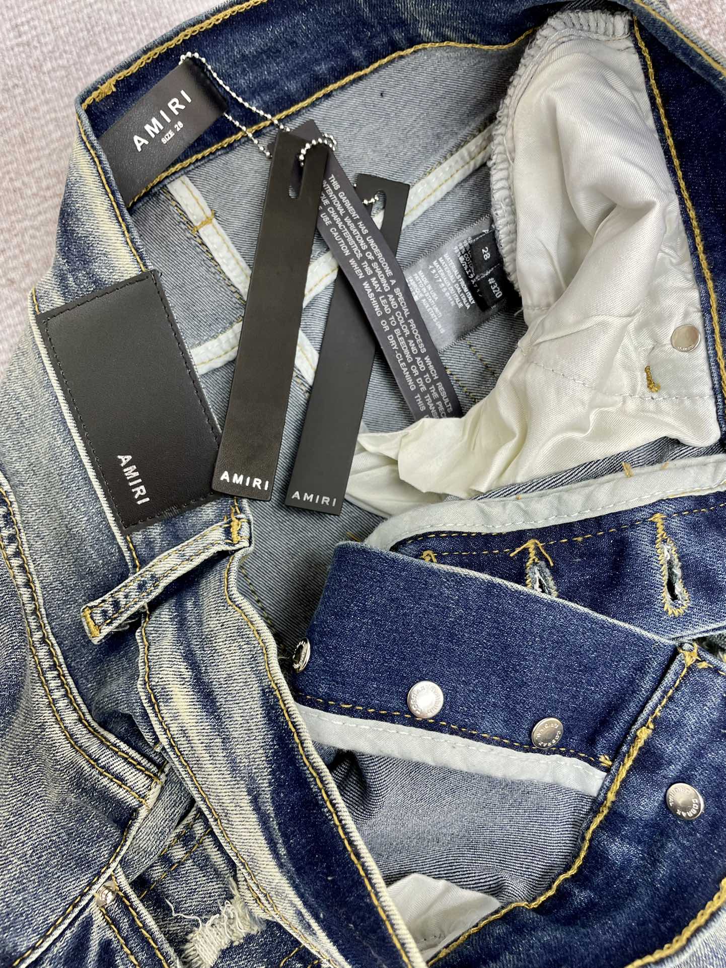 AMIRI JEANS