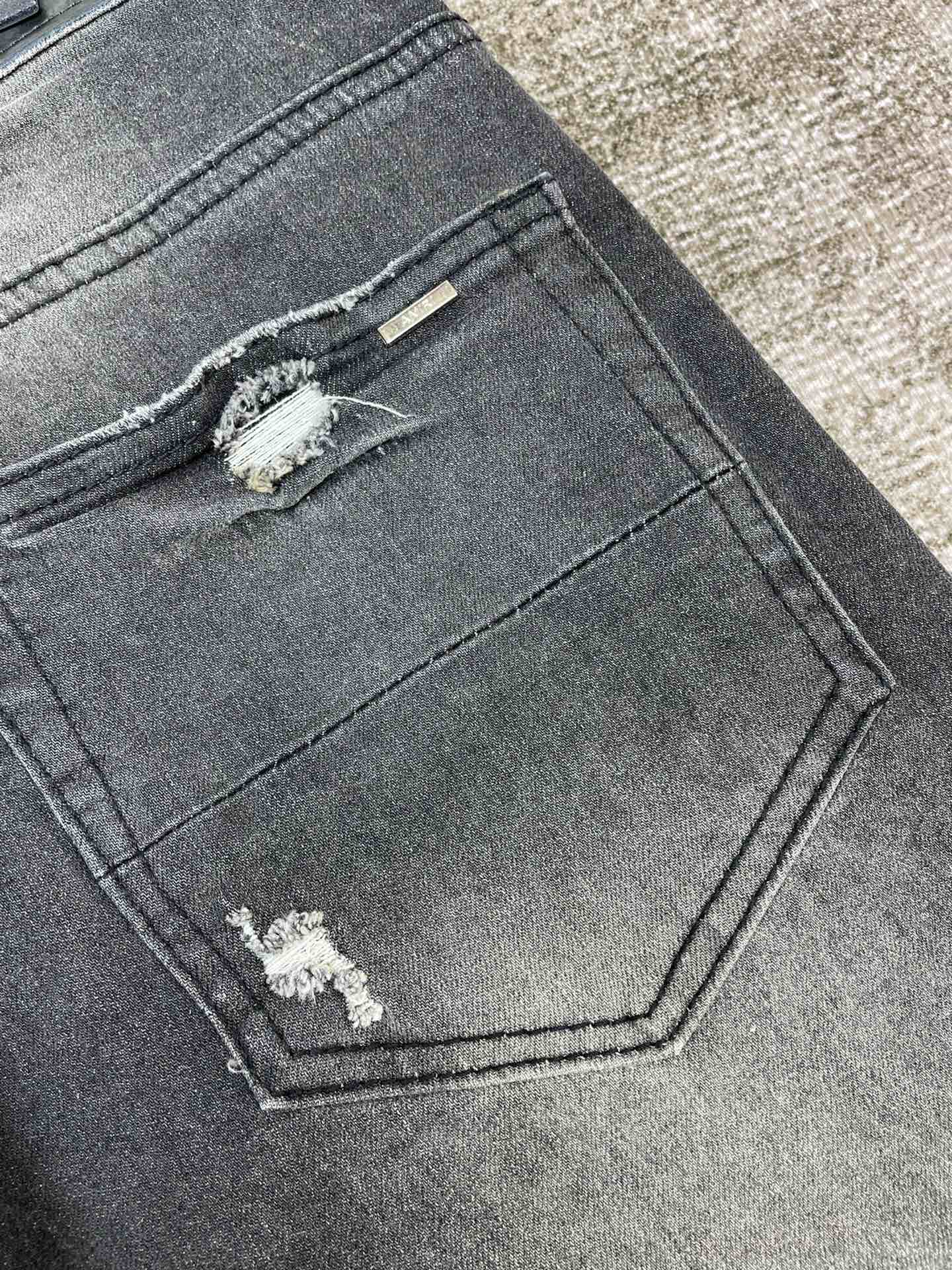 AMIRI JEANS