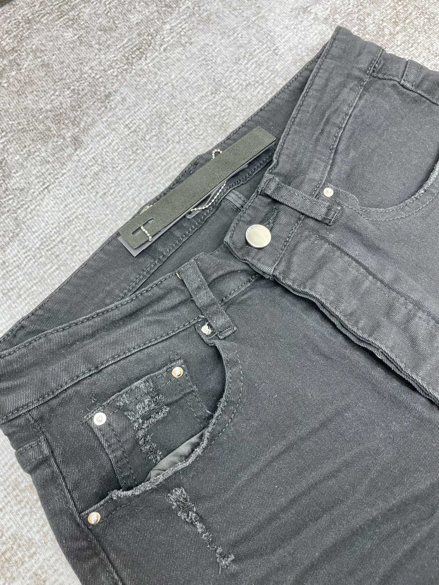 AMIRI JEANS