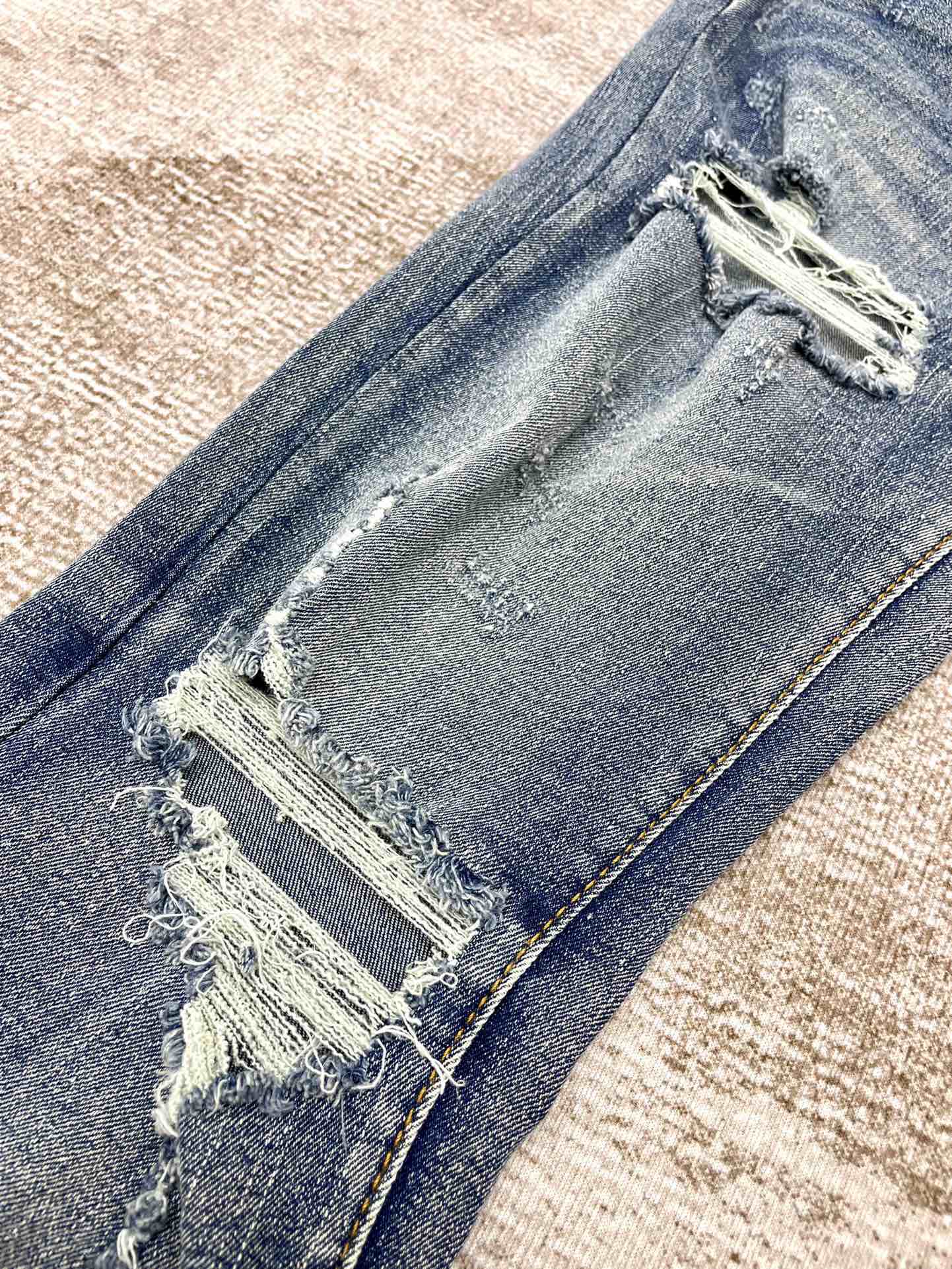 AMIRI JEANS