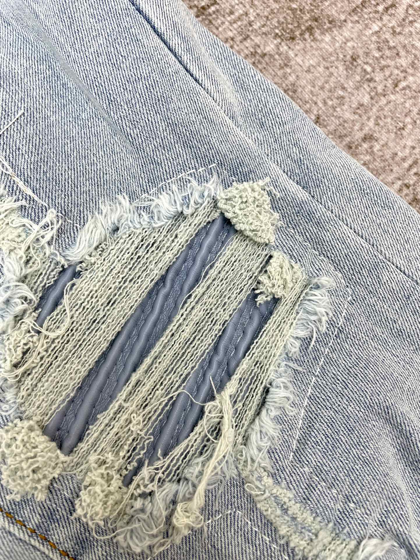 AMIRI JEANS