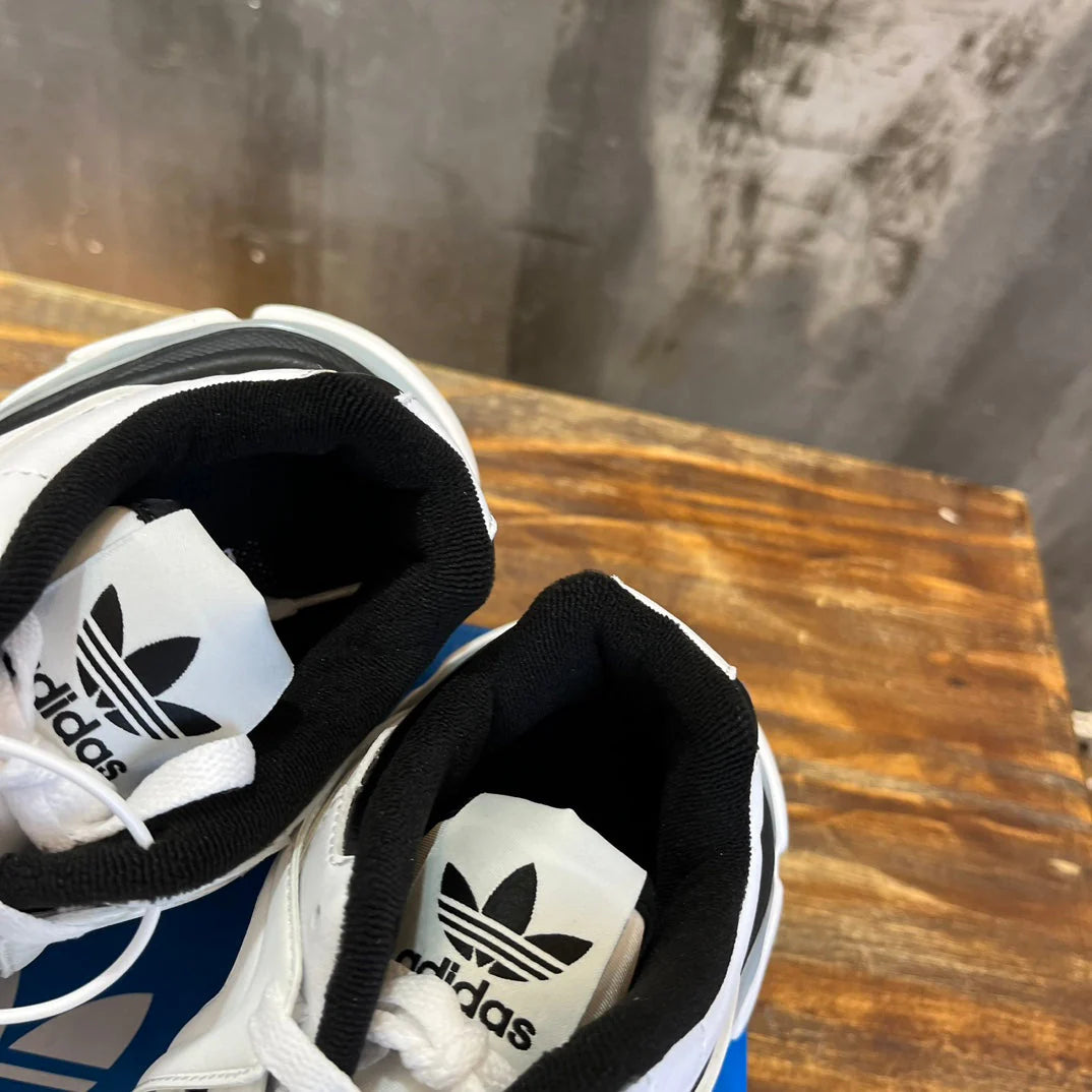 BB SNEAKER