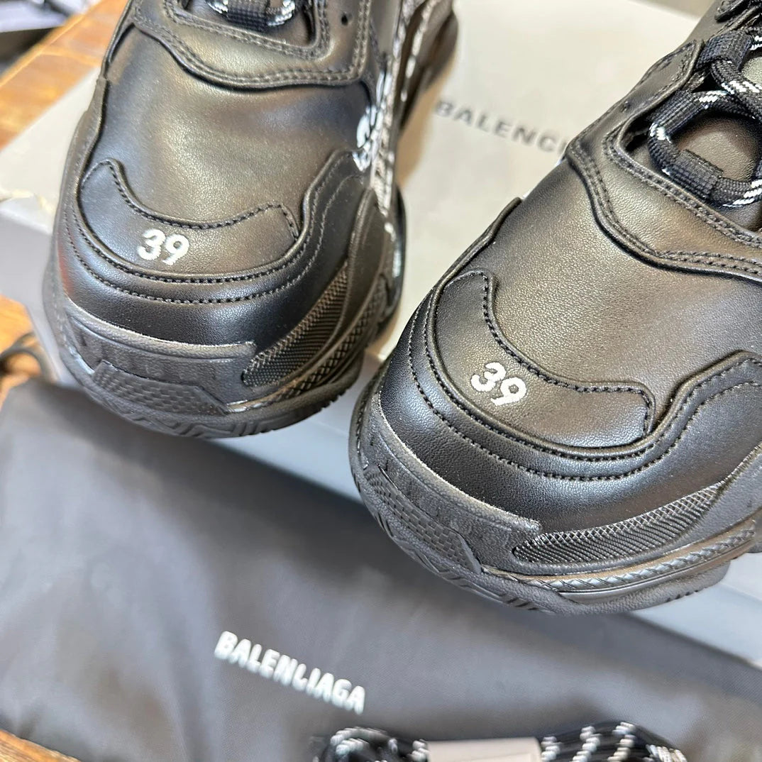 BB SNEAKER