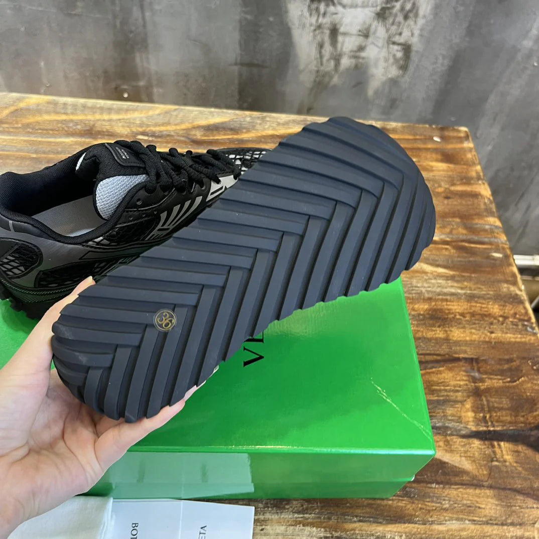 BV SNEAKER 33