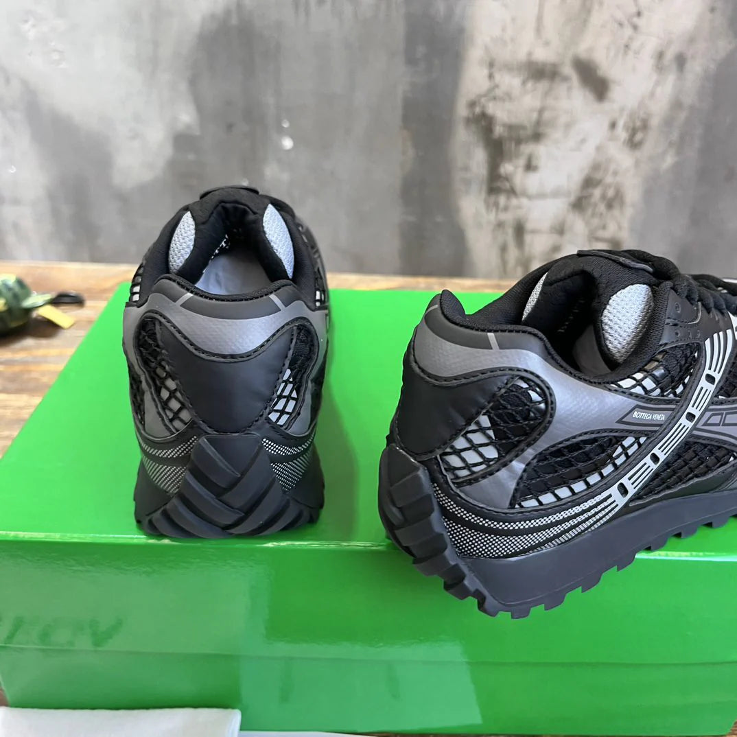 BV SNEAKER 33
