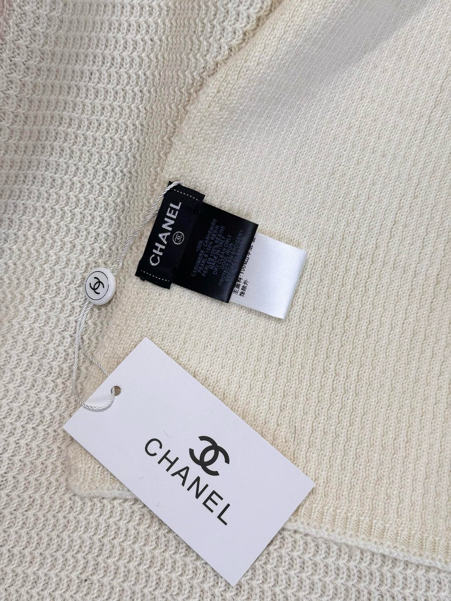 CHANEL SCARF