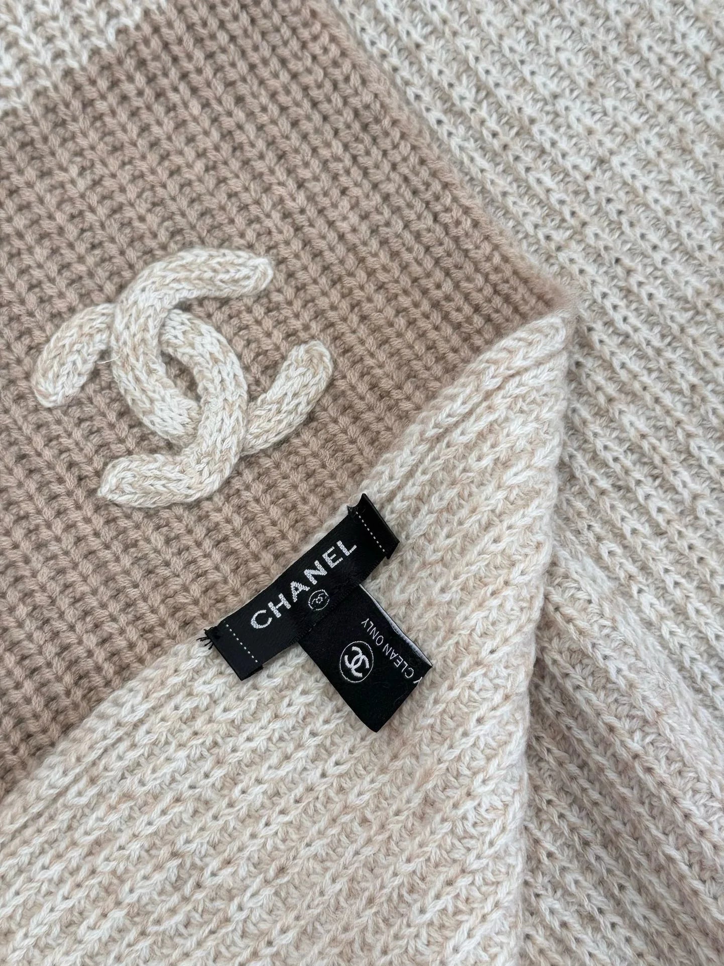 CHANEL SCARF