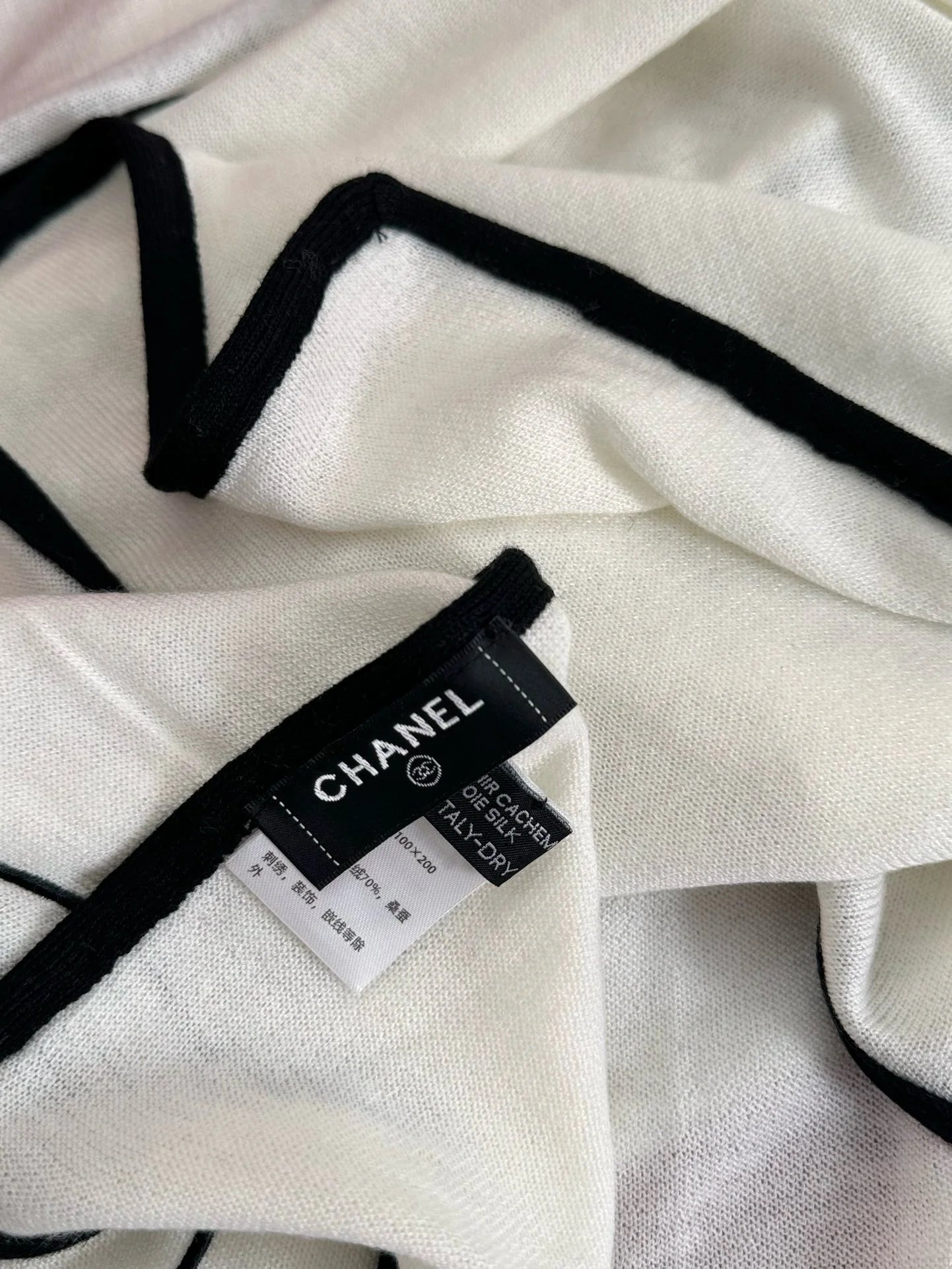 CHANEL SCARF