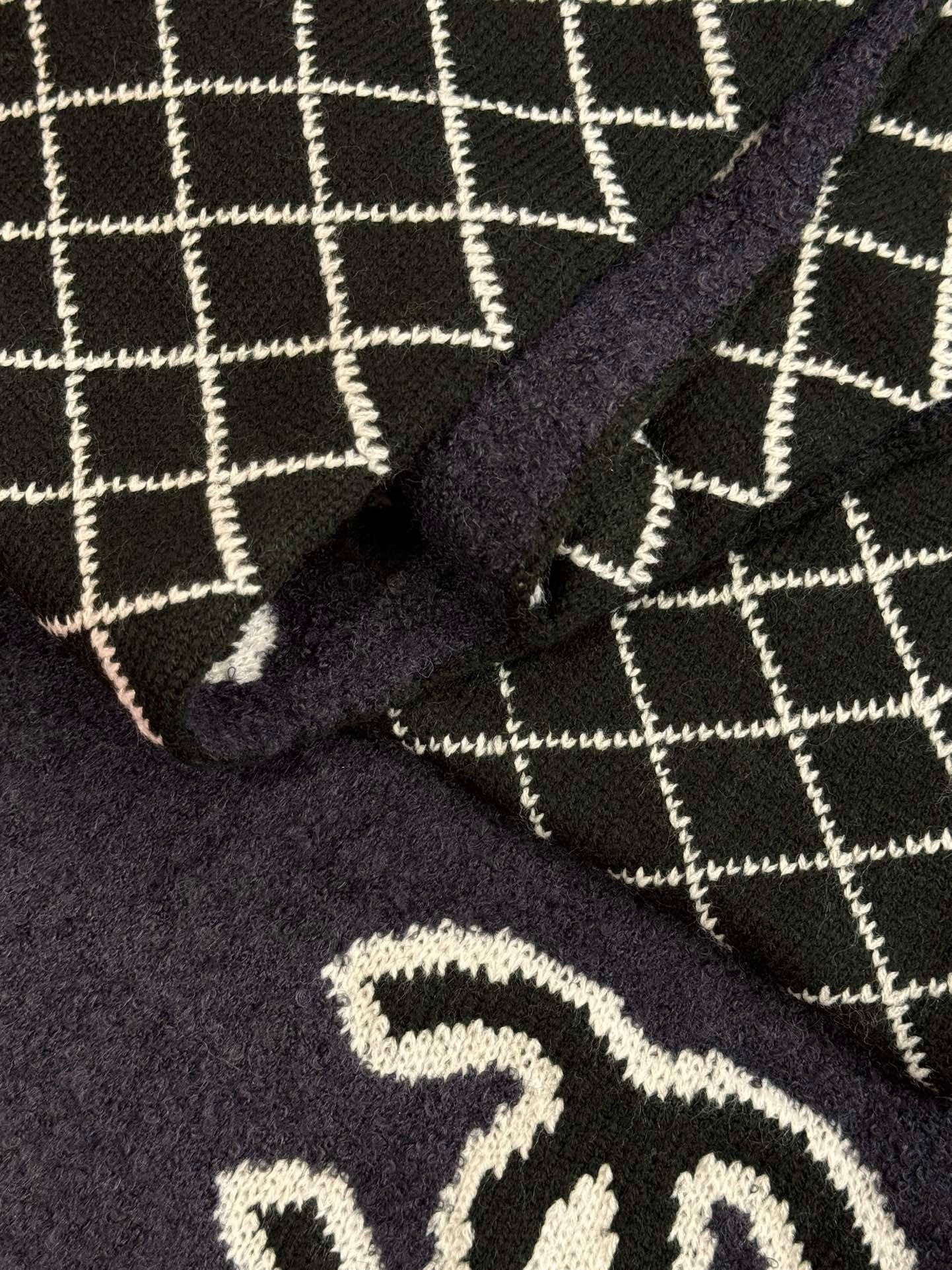 CHANEL SCARF