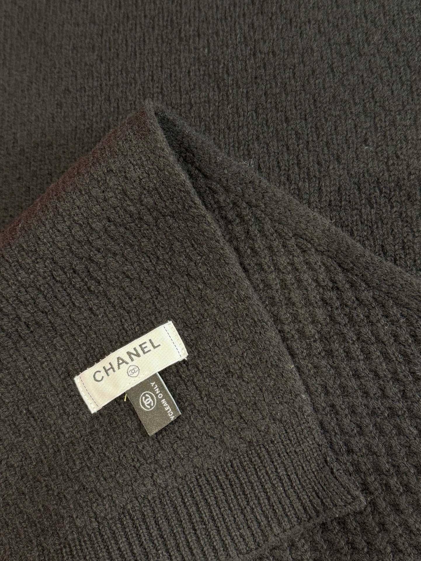 CHANEL SCARF