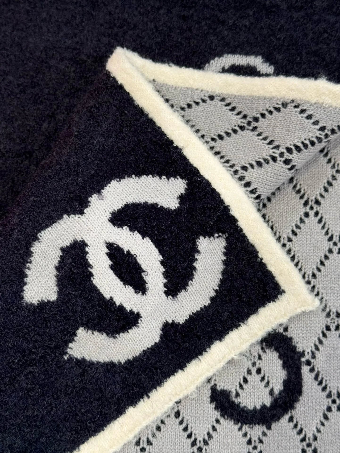 CHANEL SCARF