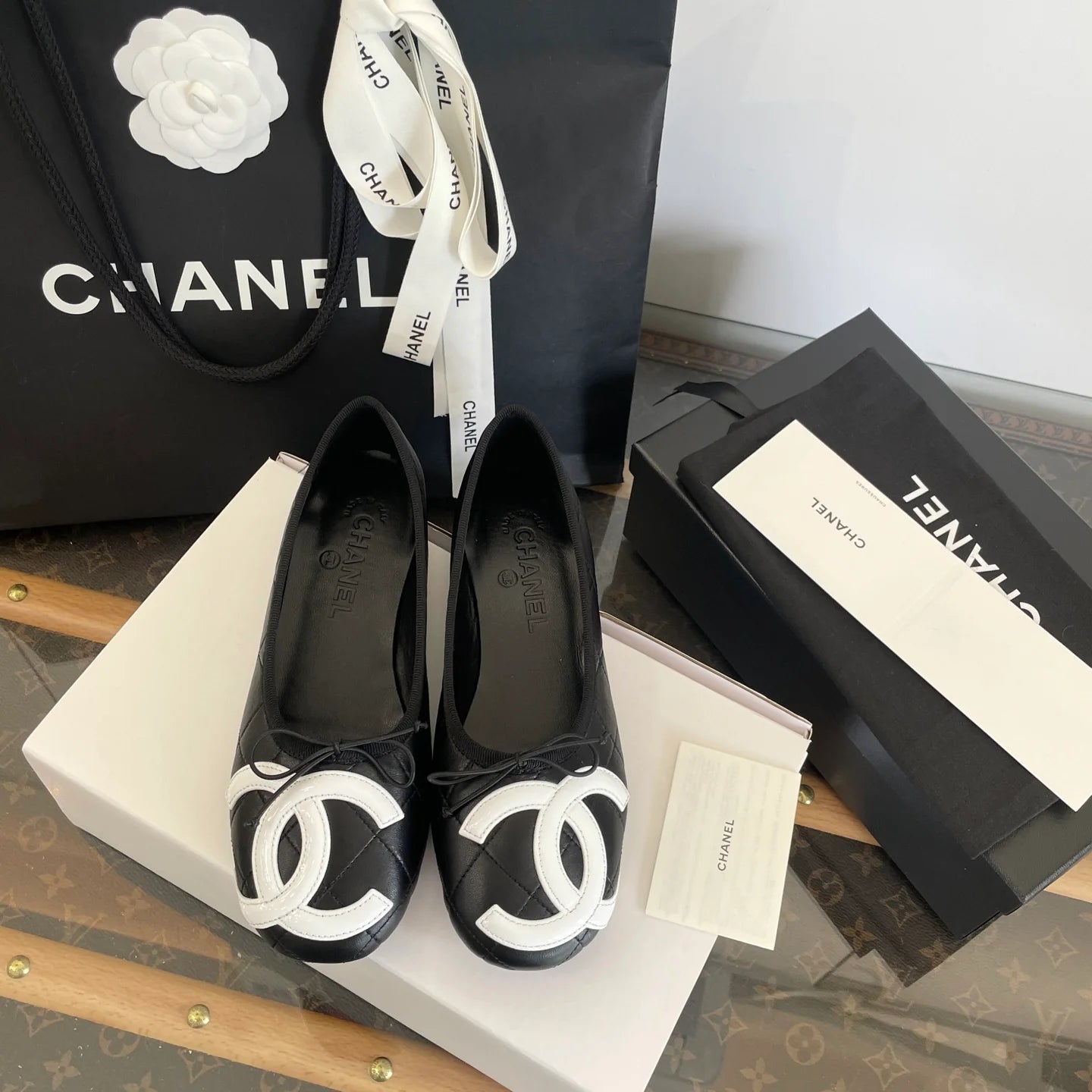 CHANEL SNEAKER