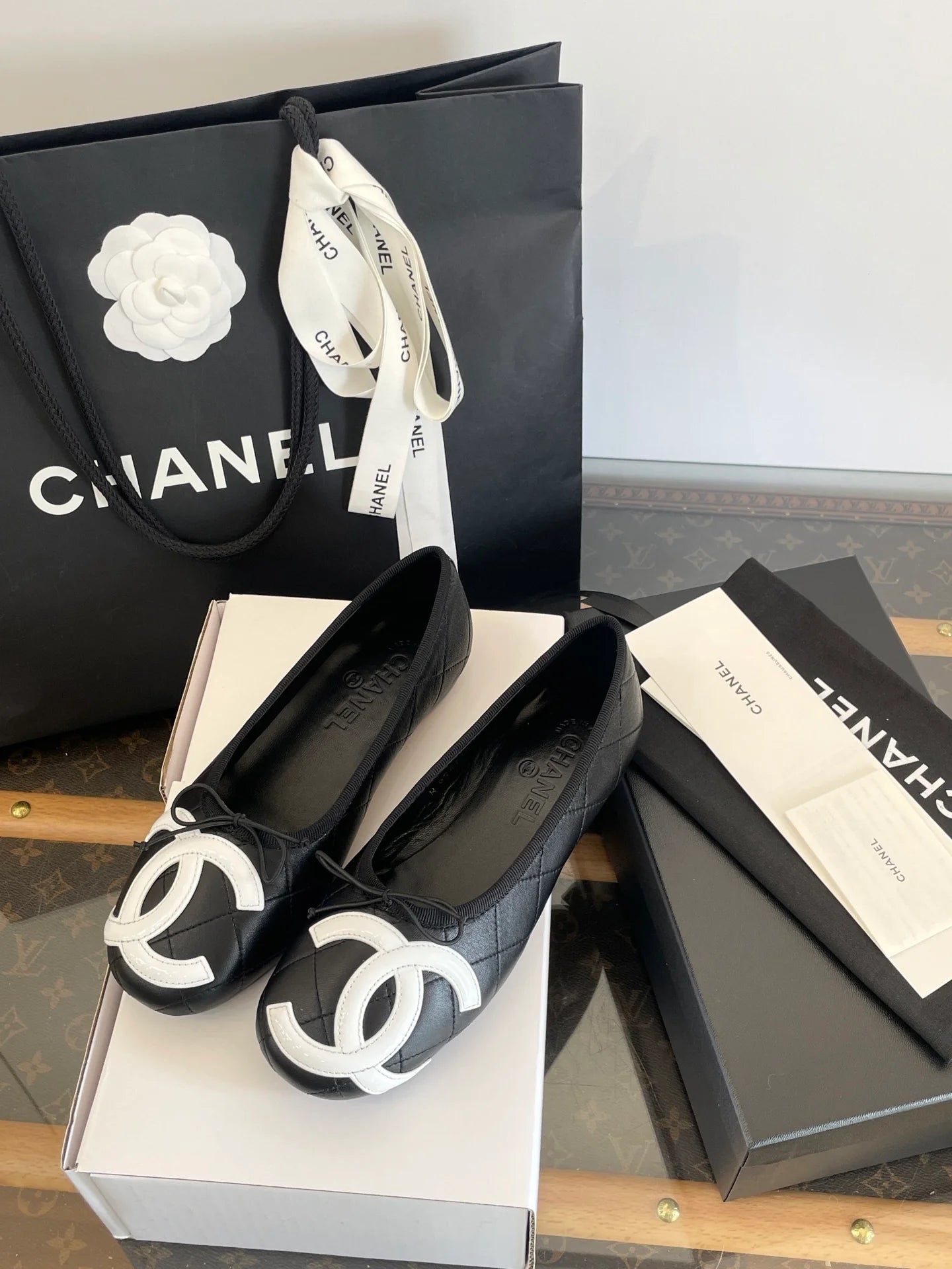 CHANEL SNEAKER