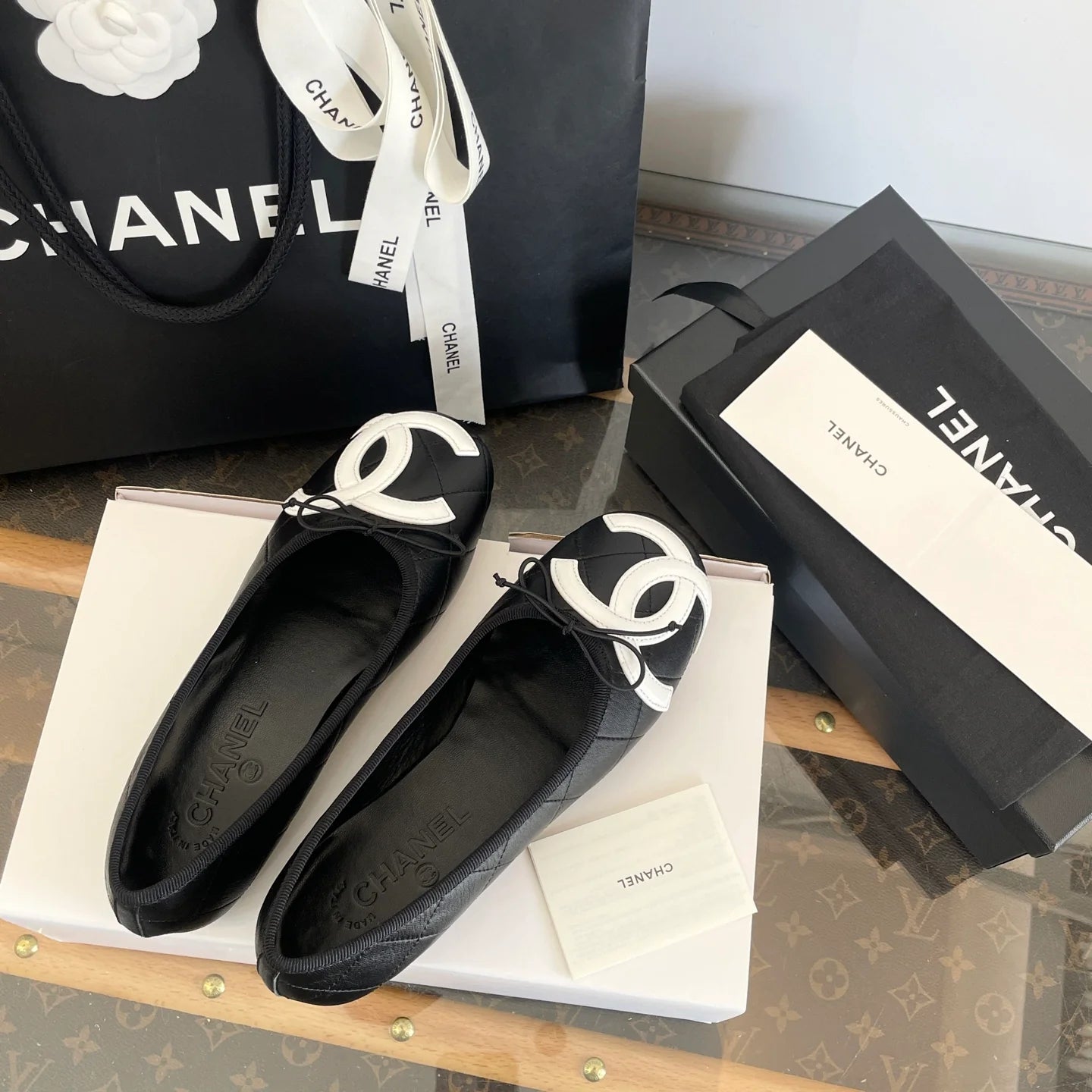 CHANEL SNEAKER