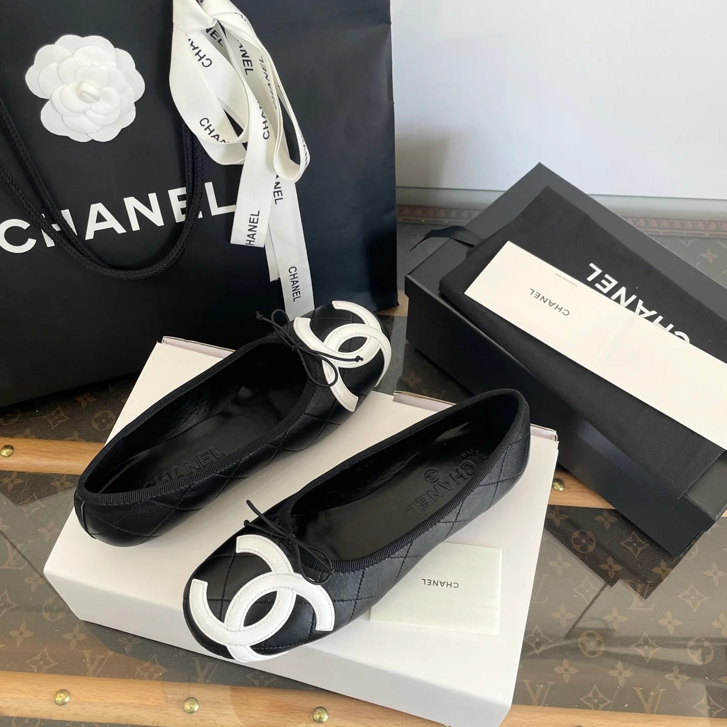 CHANEL SNEAKER