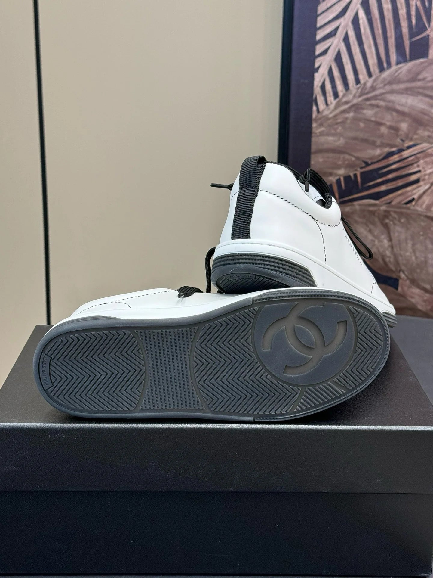 CHANEL SNEAKER