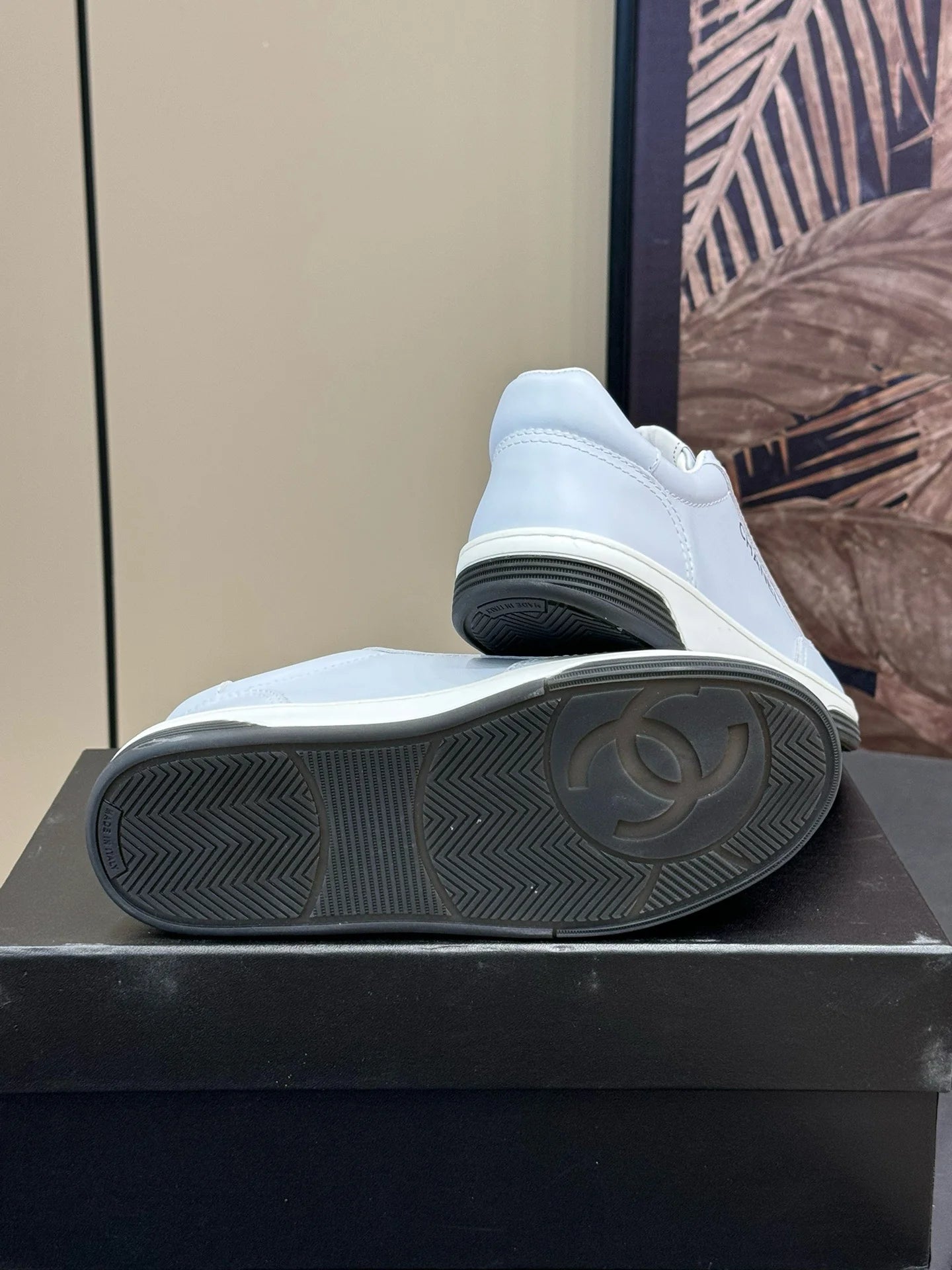 CHANEL SNEAKER