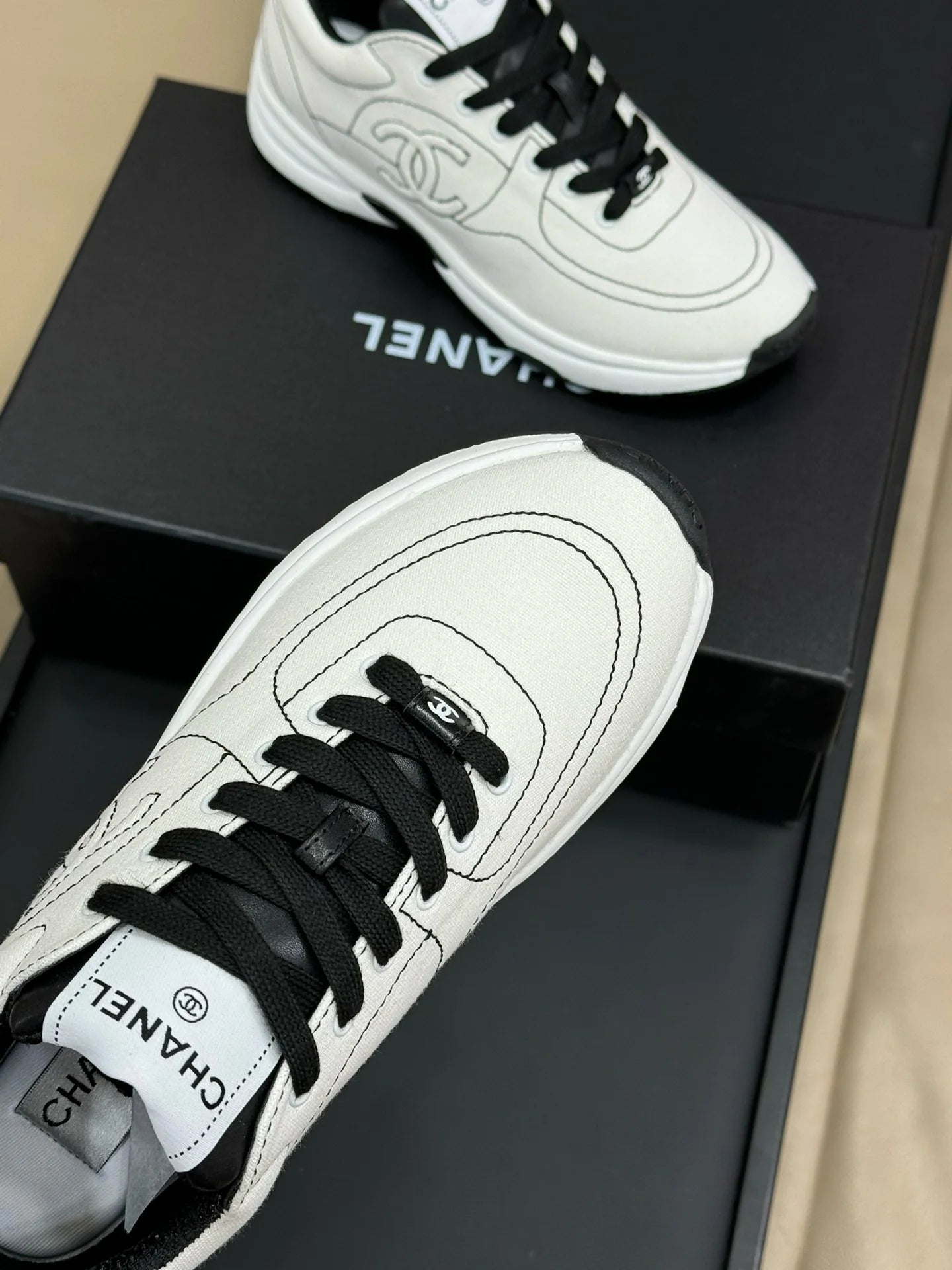 CHANEL SNEAKER