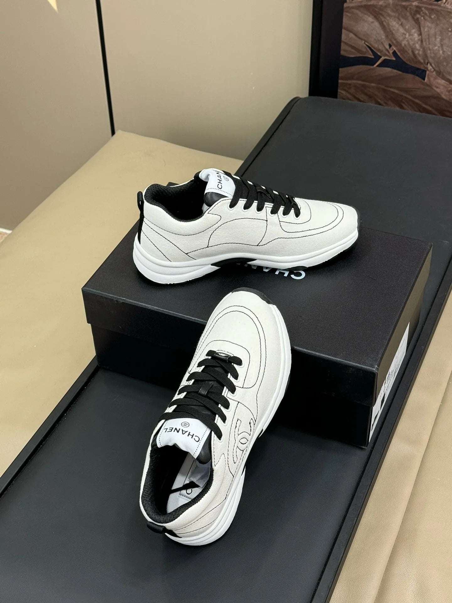 CHANEL SNEAKER