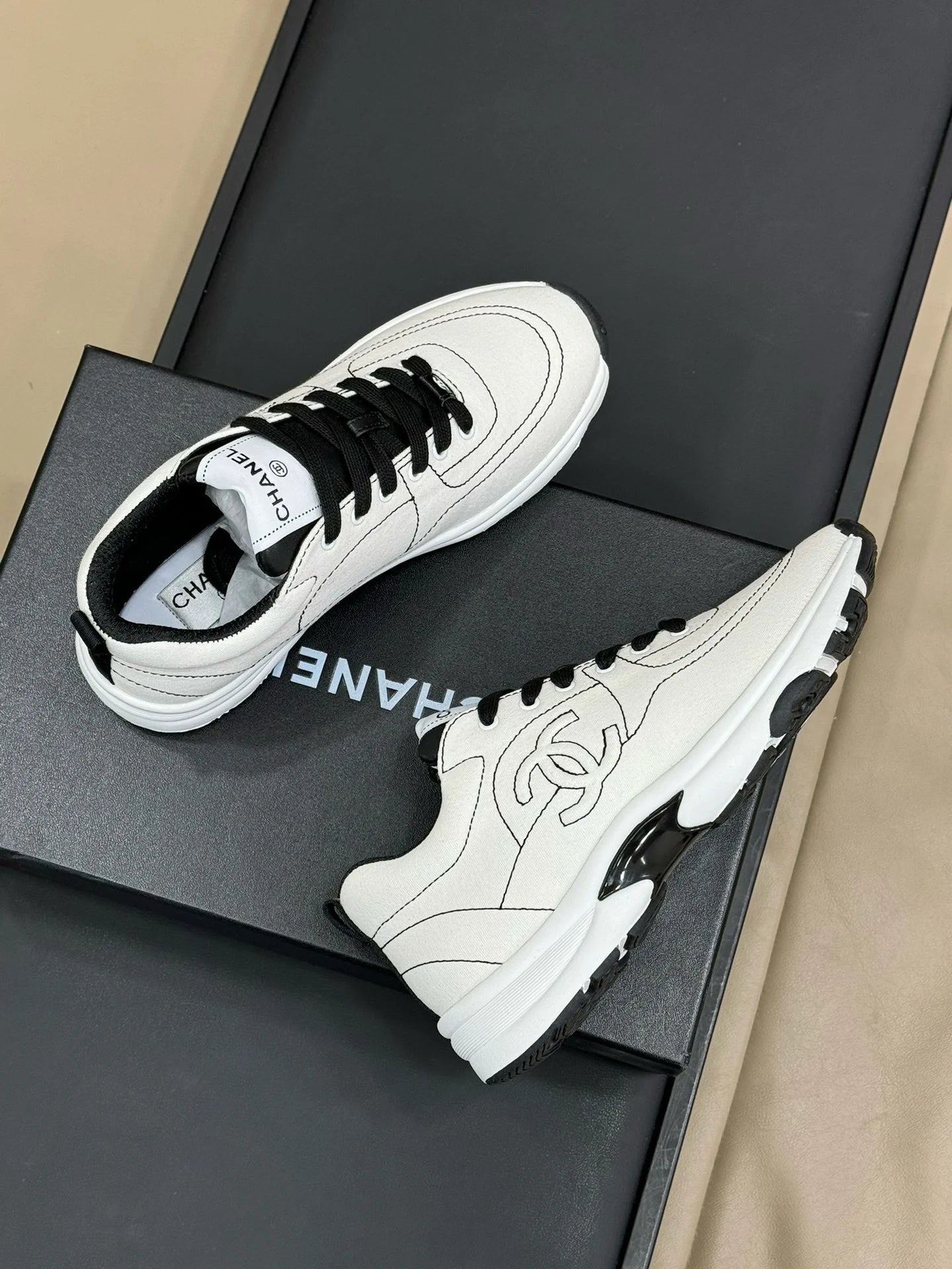 CHANEL SNEAKER