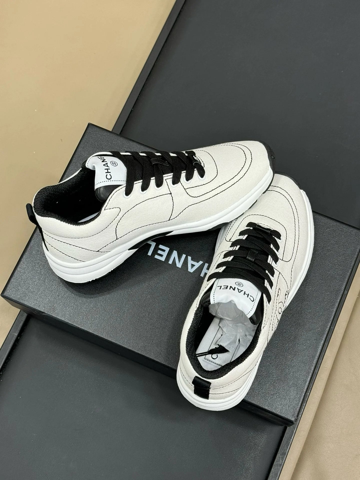 CHANEL SNEAKER