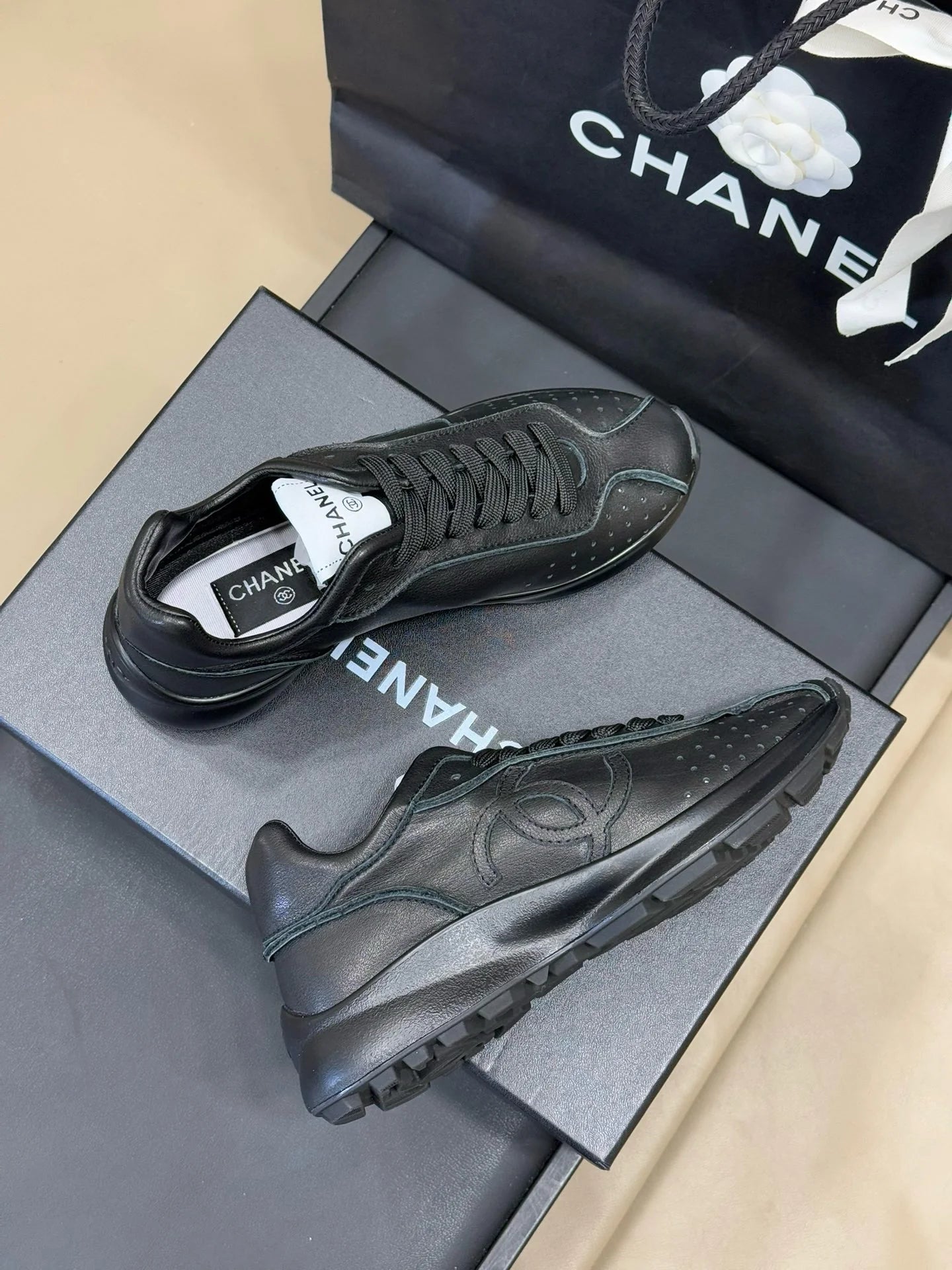 CHANEL SNEAKER