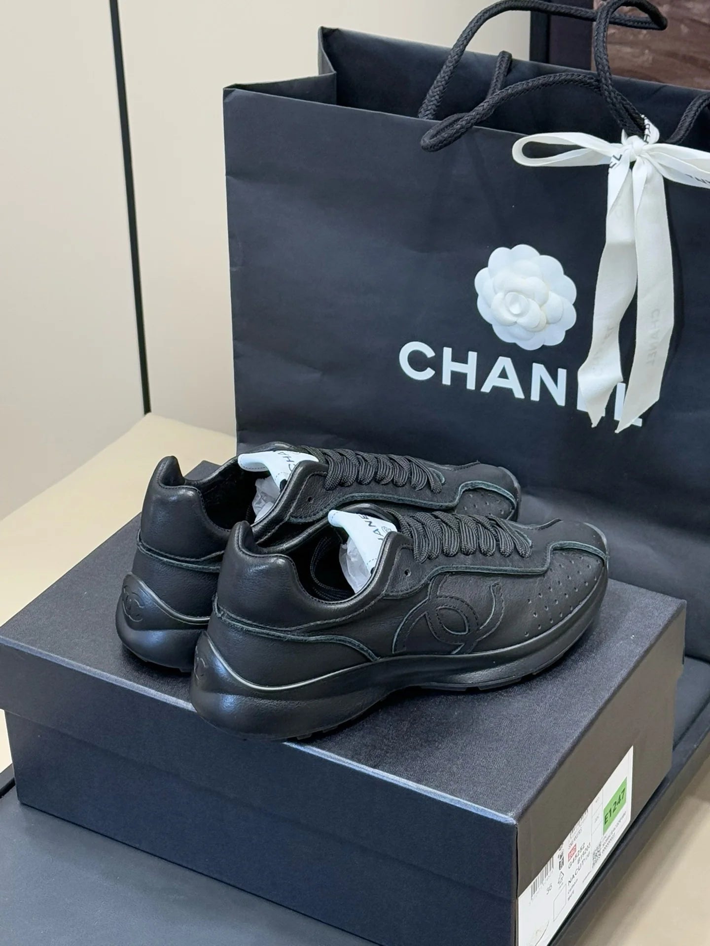 CHANEL SNEAKER