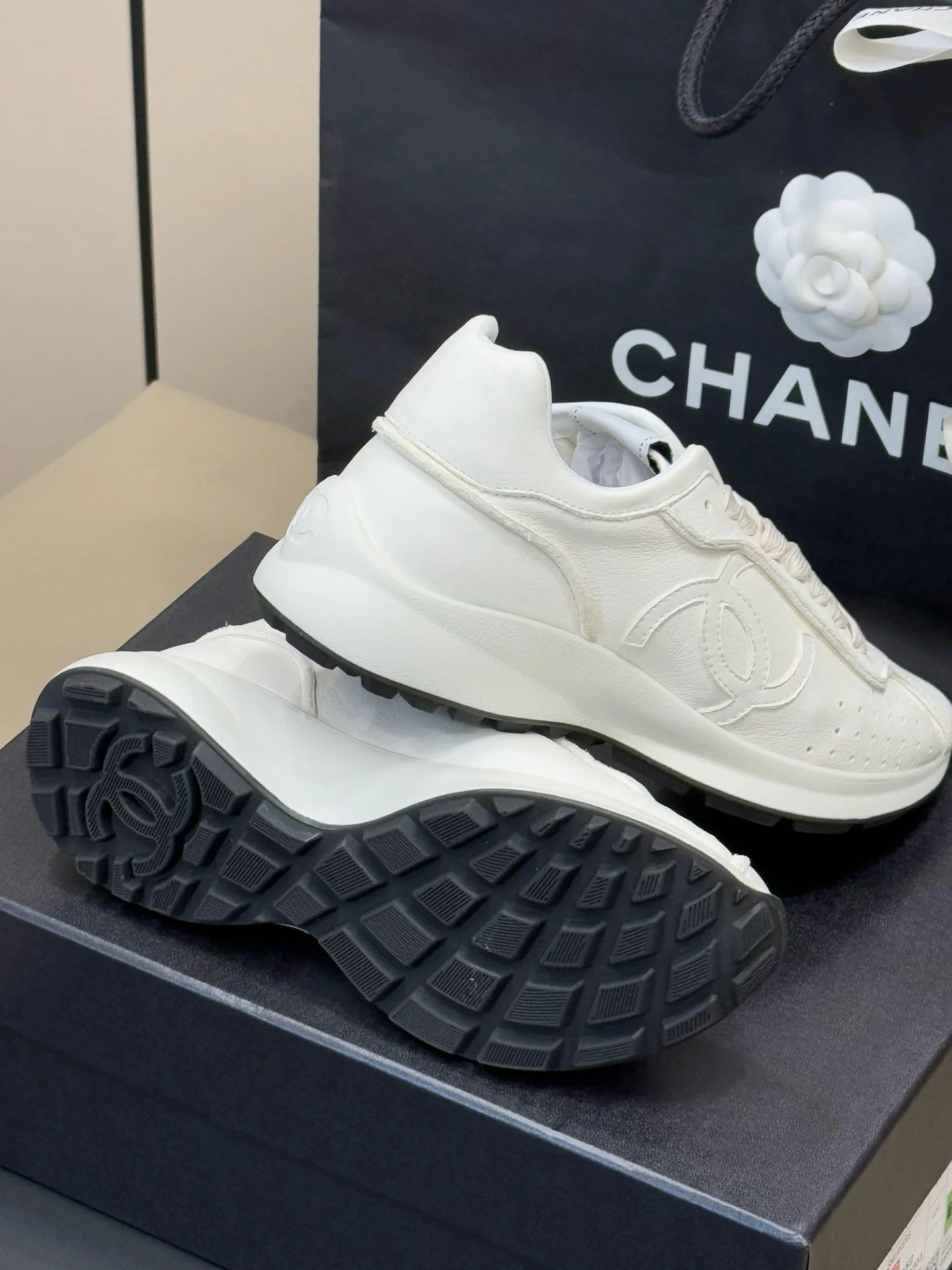 CHANEL SNEAKER