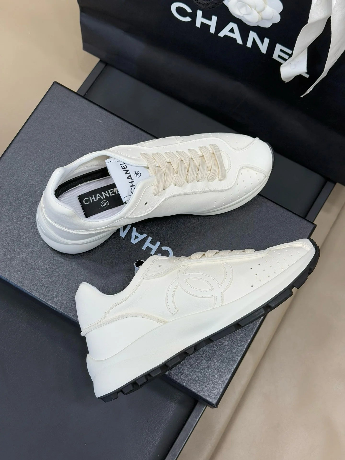 CHANEL SNEAKER