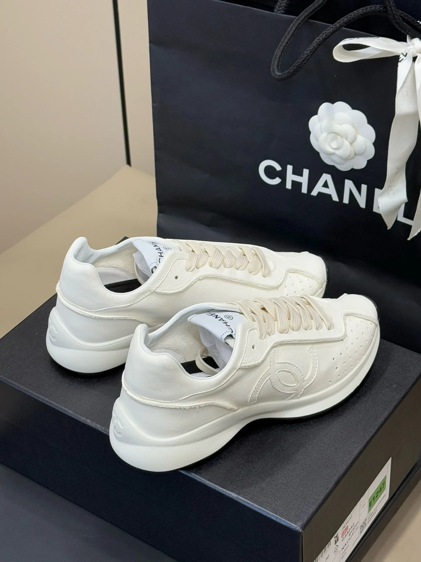 CHANEL SNEAKER