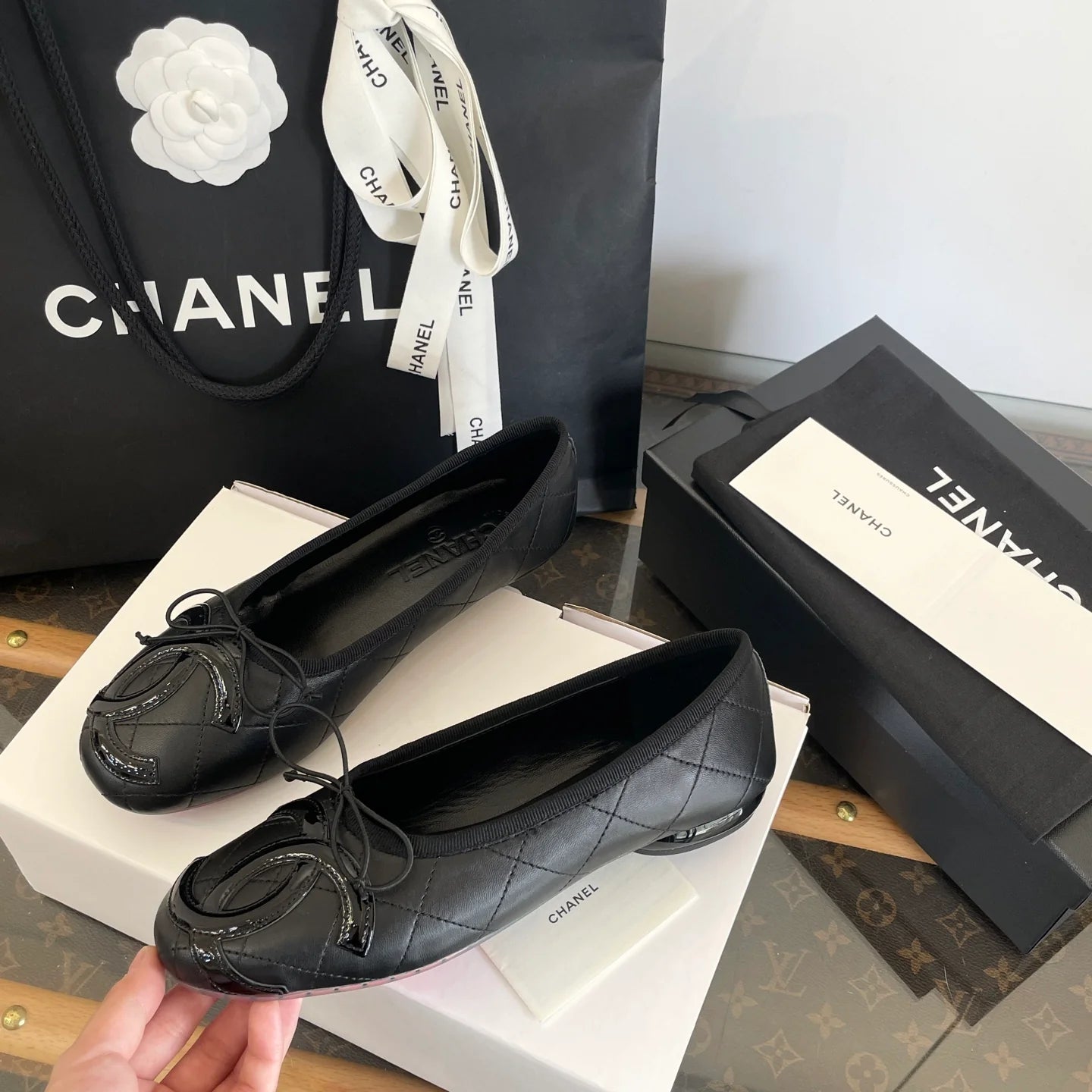 CHANEL SNEAKER