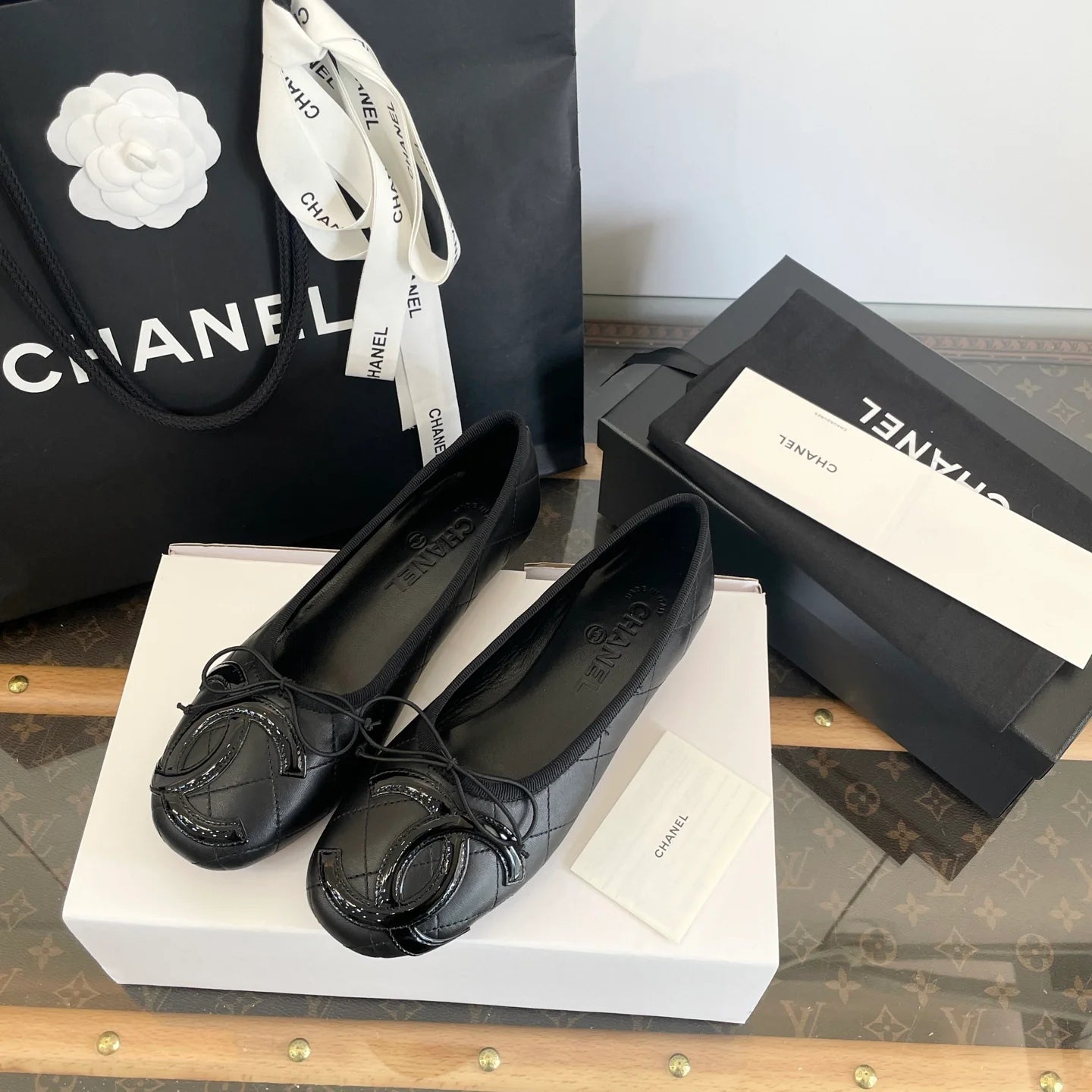 CHANEL SNEAKER