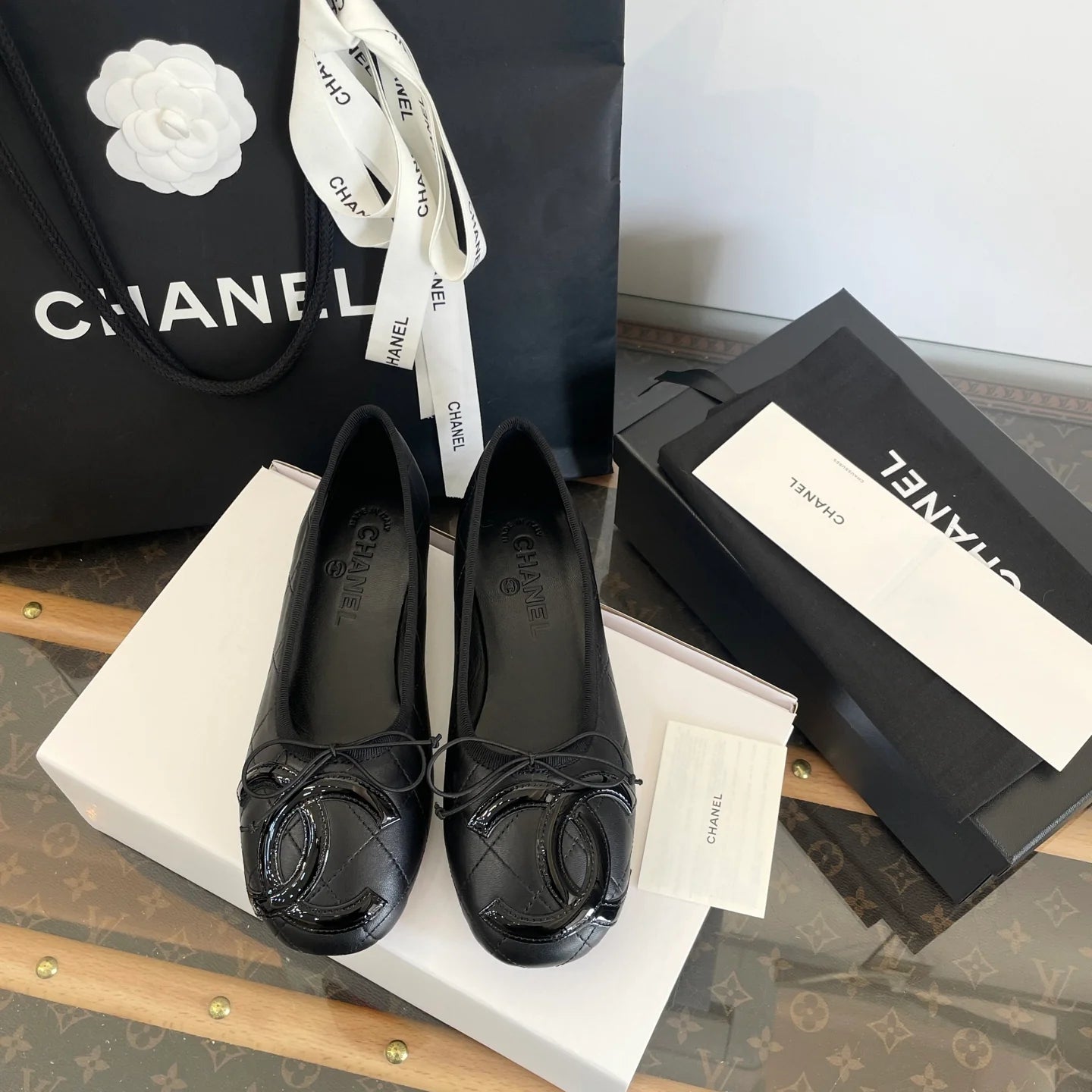 CHANEL SNEAKER