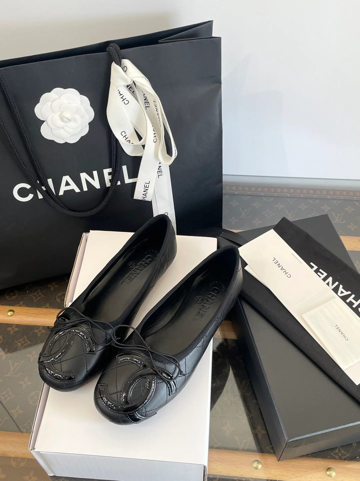 CHANEL SNEAKER