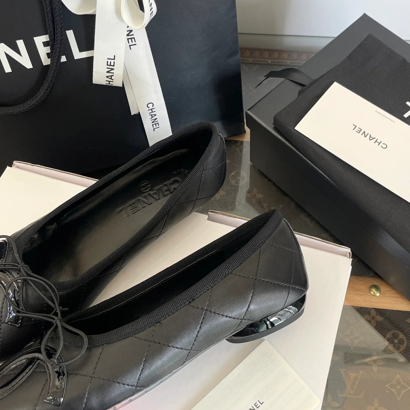CHANEL SNEAKER