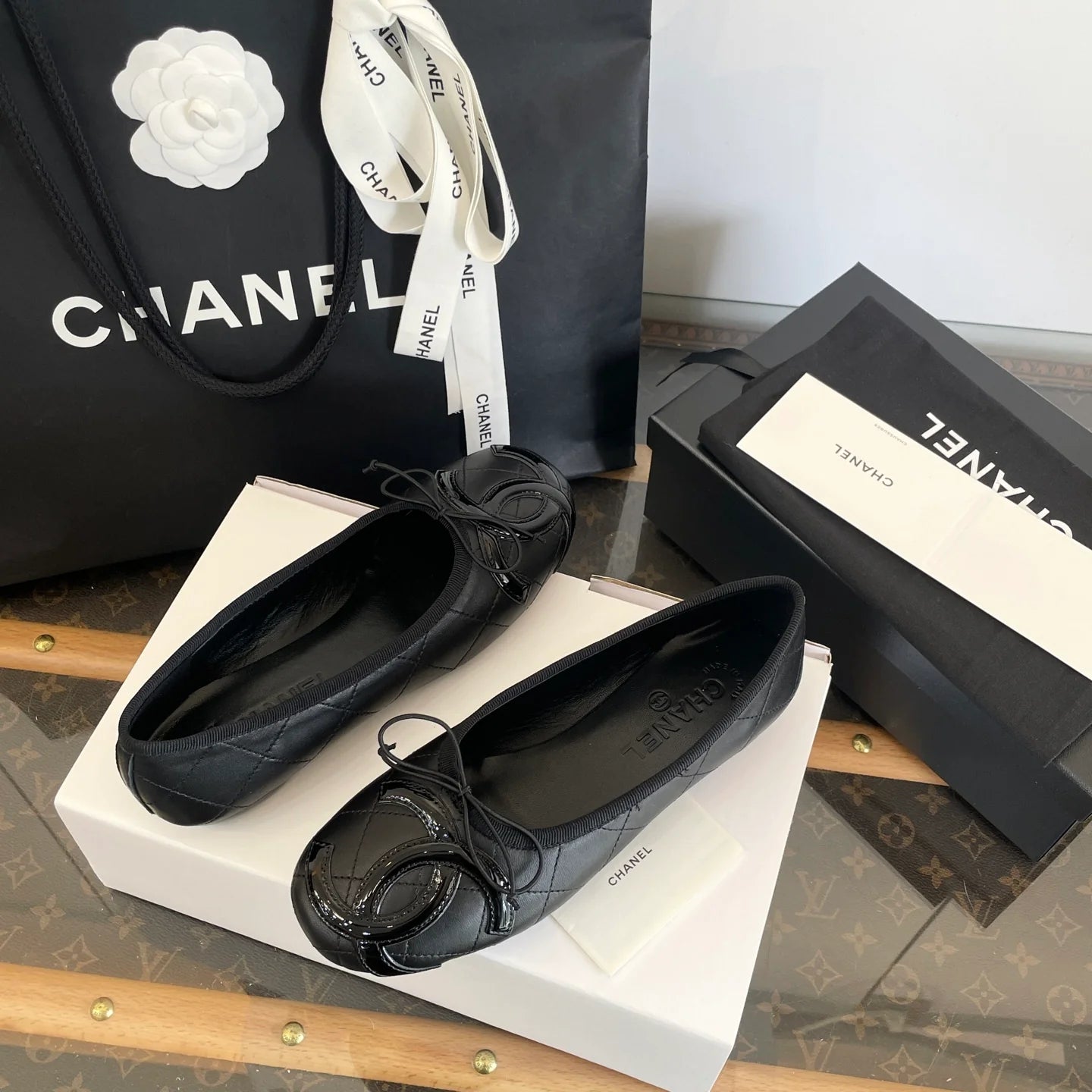 CHANEL SNEAKER