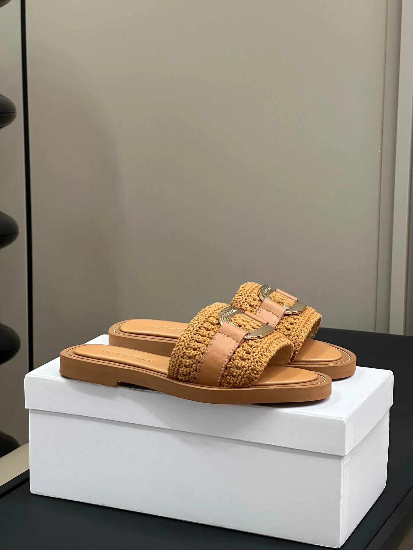 CHLOE SANDAL