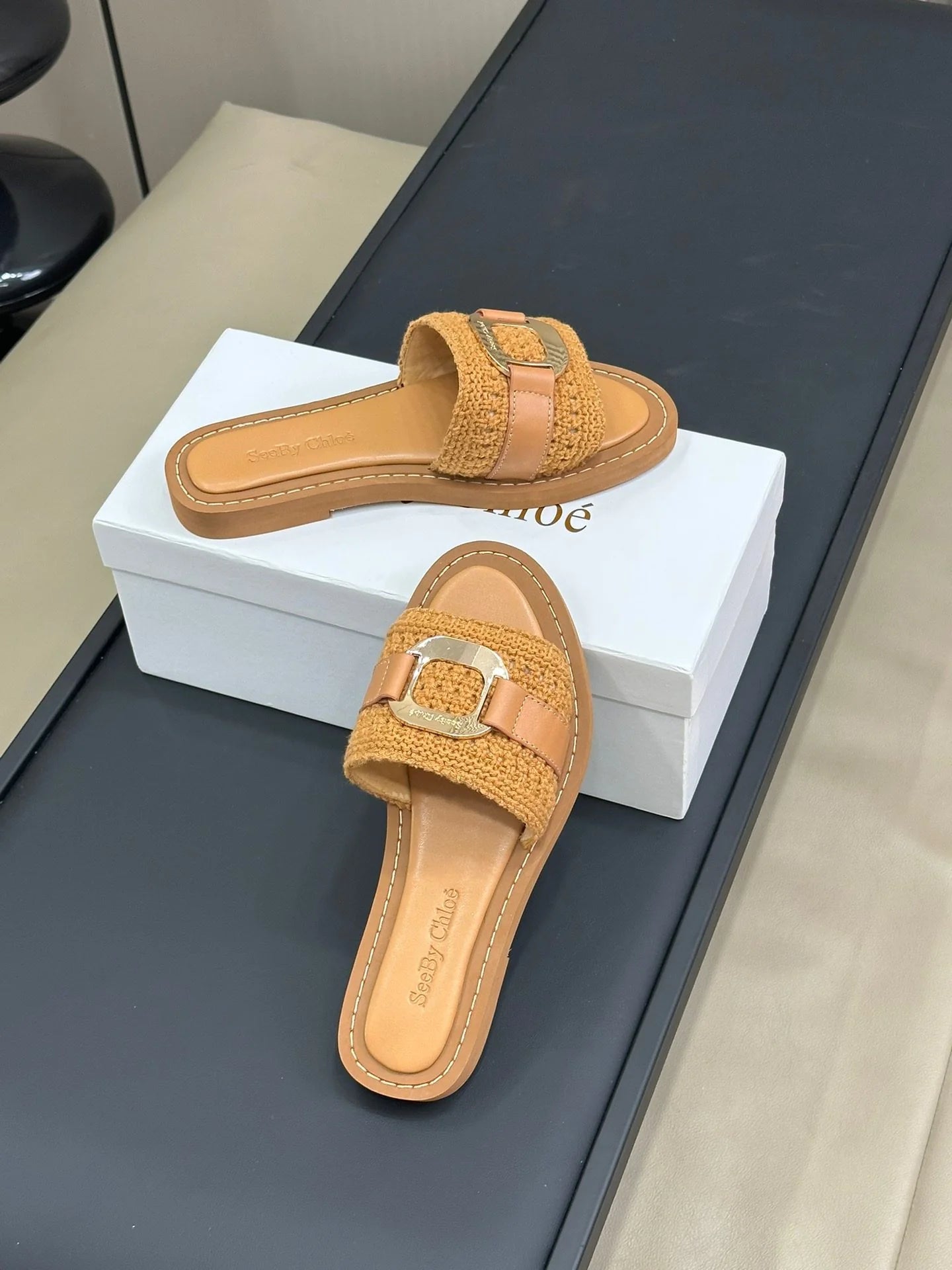 CHLOE SANDAL