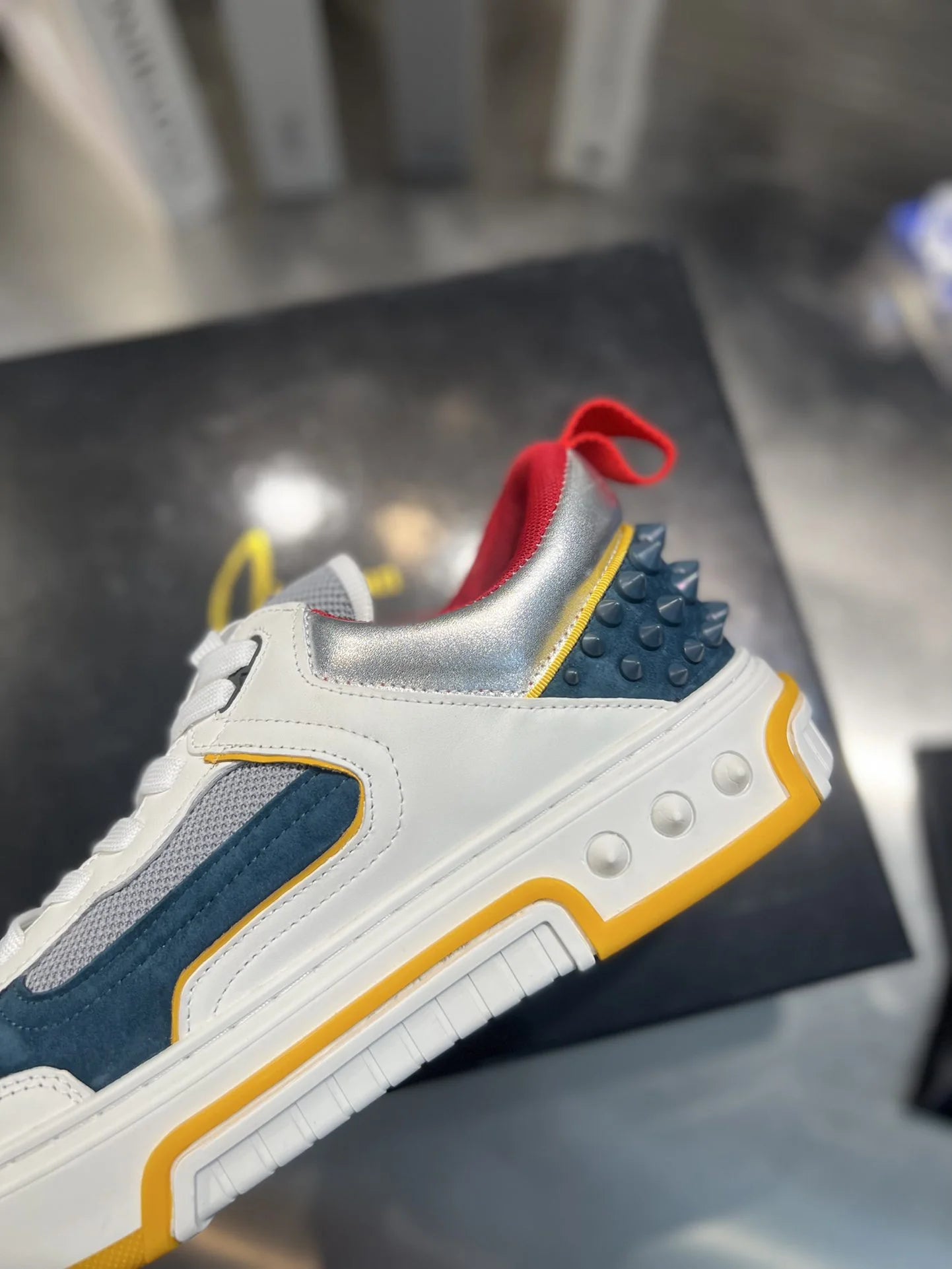 CL SNEAKER