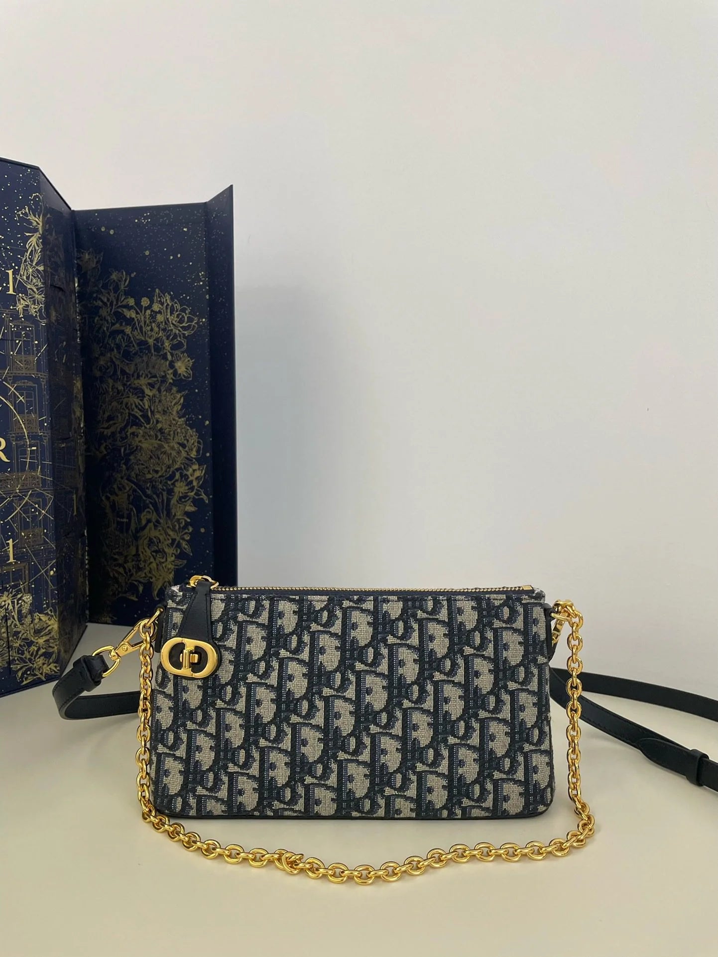 DIOR 30 MONTAIGNE