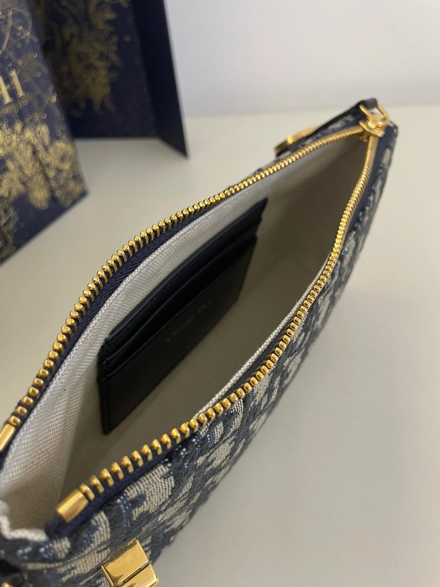 DIOR 30 MONTAIGNE
