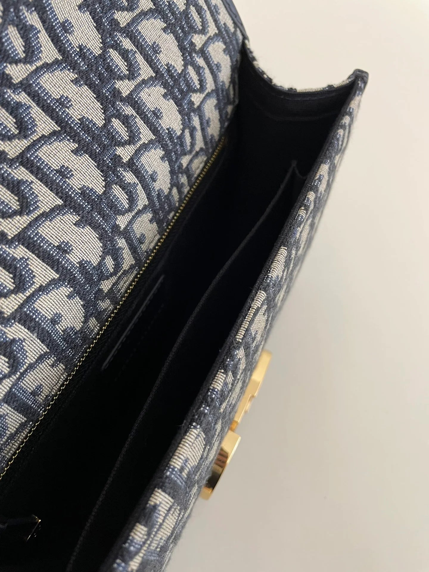 DIOR 30 MONTAIGNE