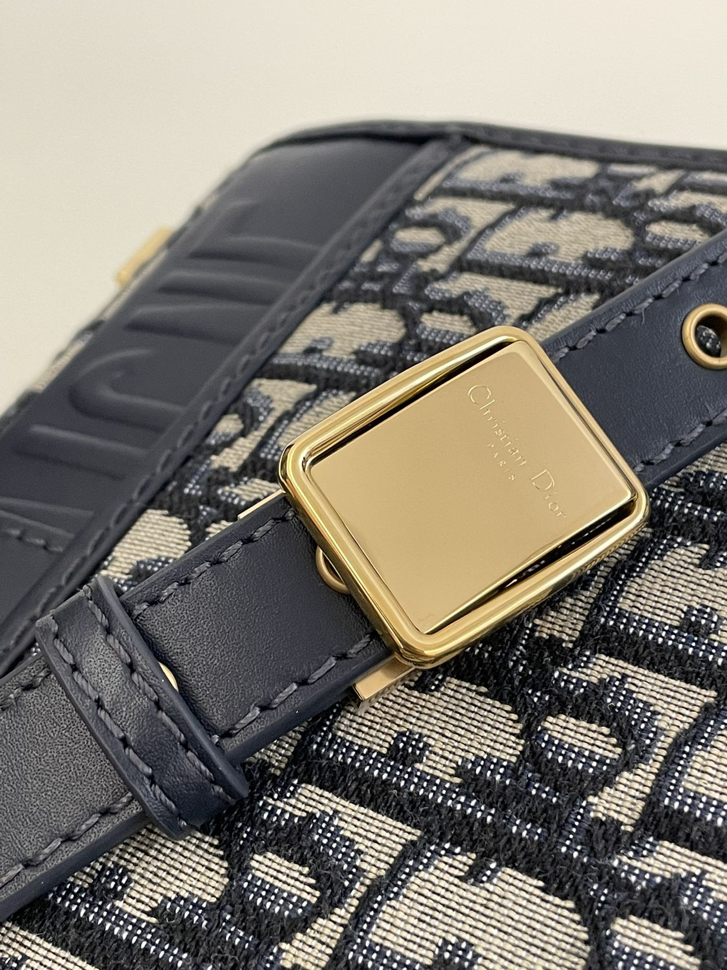 DIOR 30 MONTAIGNE